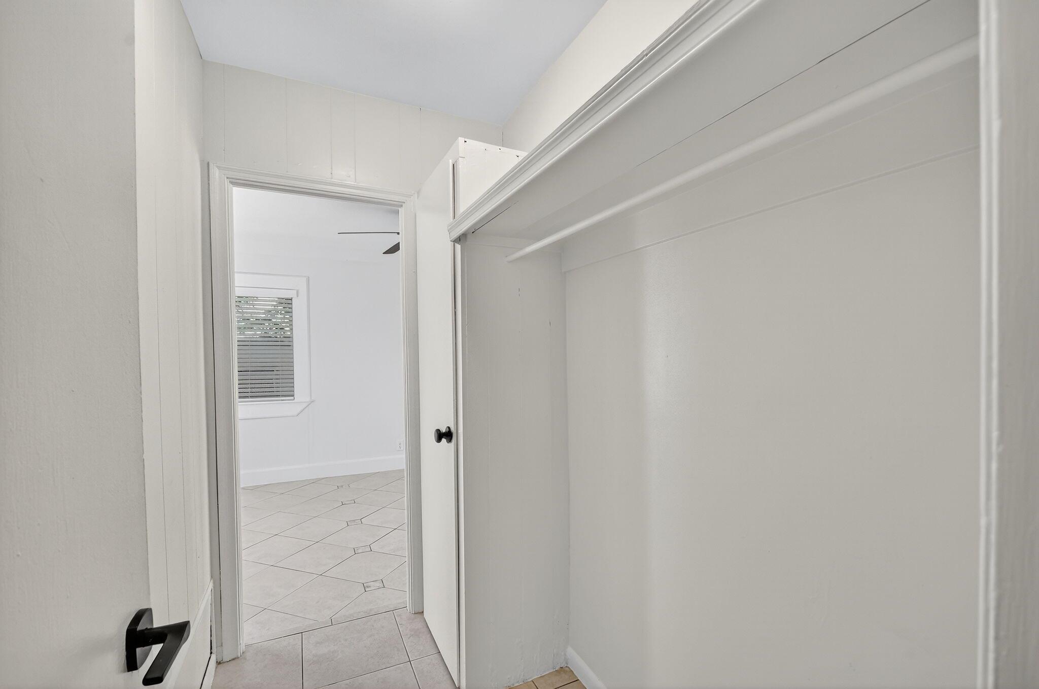 NORTH PALM BCH 1 - Residential Lease