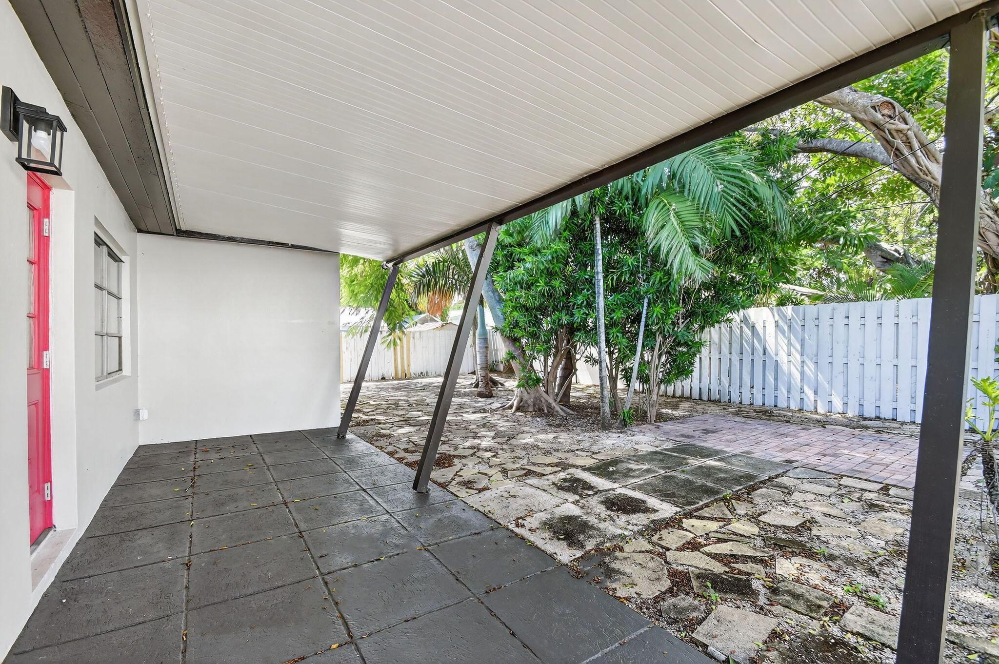 NORTH PALM BCH 1 - Residential Lease