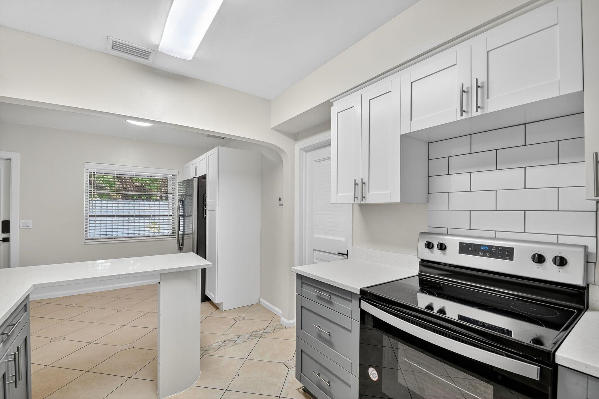 NORTH PALM BCH 1 - Residential Lease