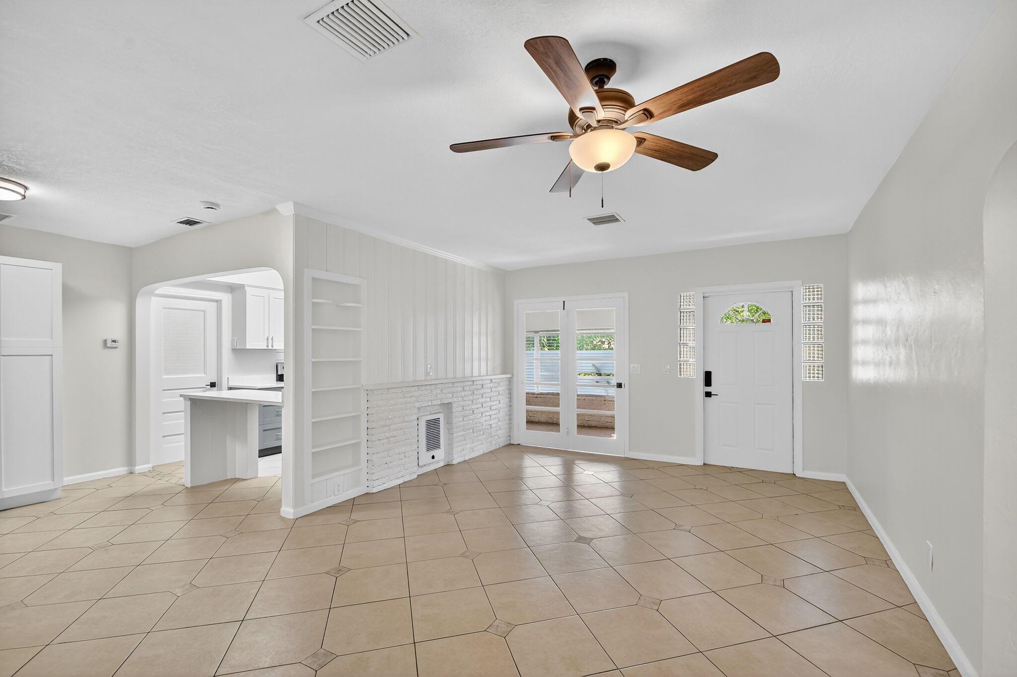 NORTH PALM BCH 1 - Residential Lease
