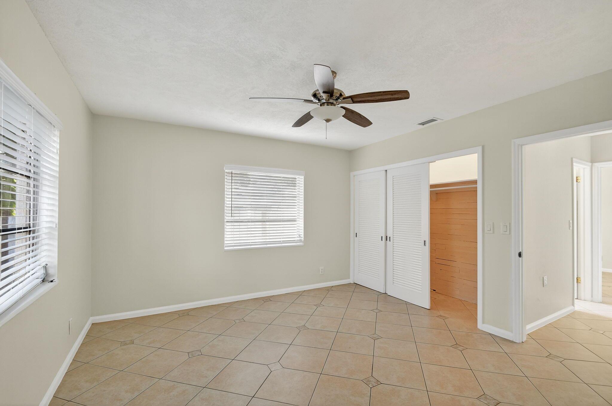 NORTH PALM BCH 1 - Residential Lease