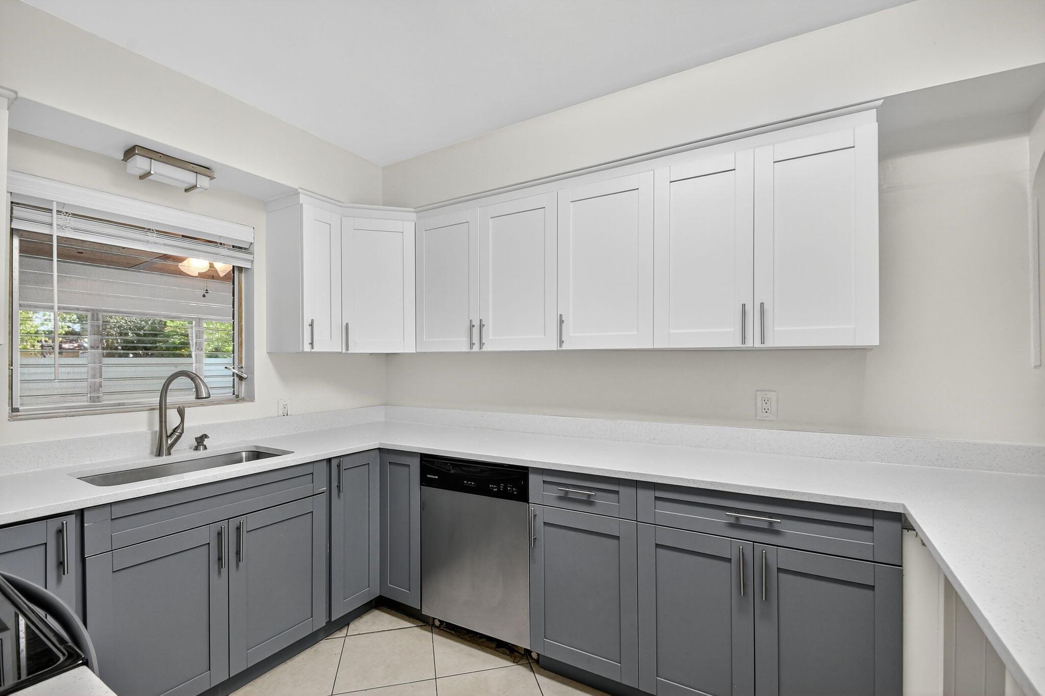 NORTH PALM BCH 1 - Residential Lease