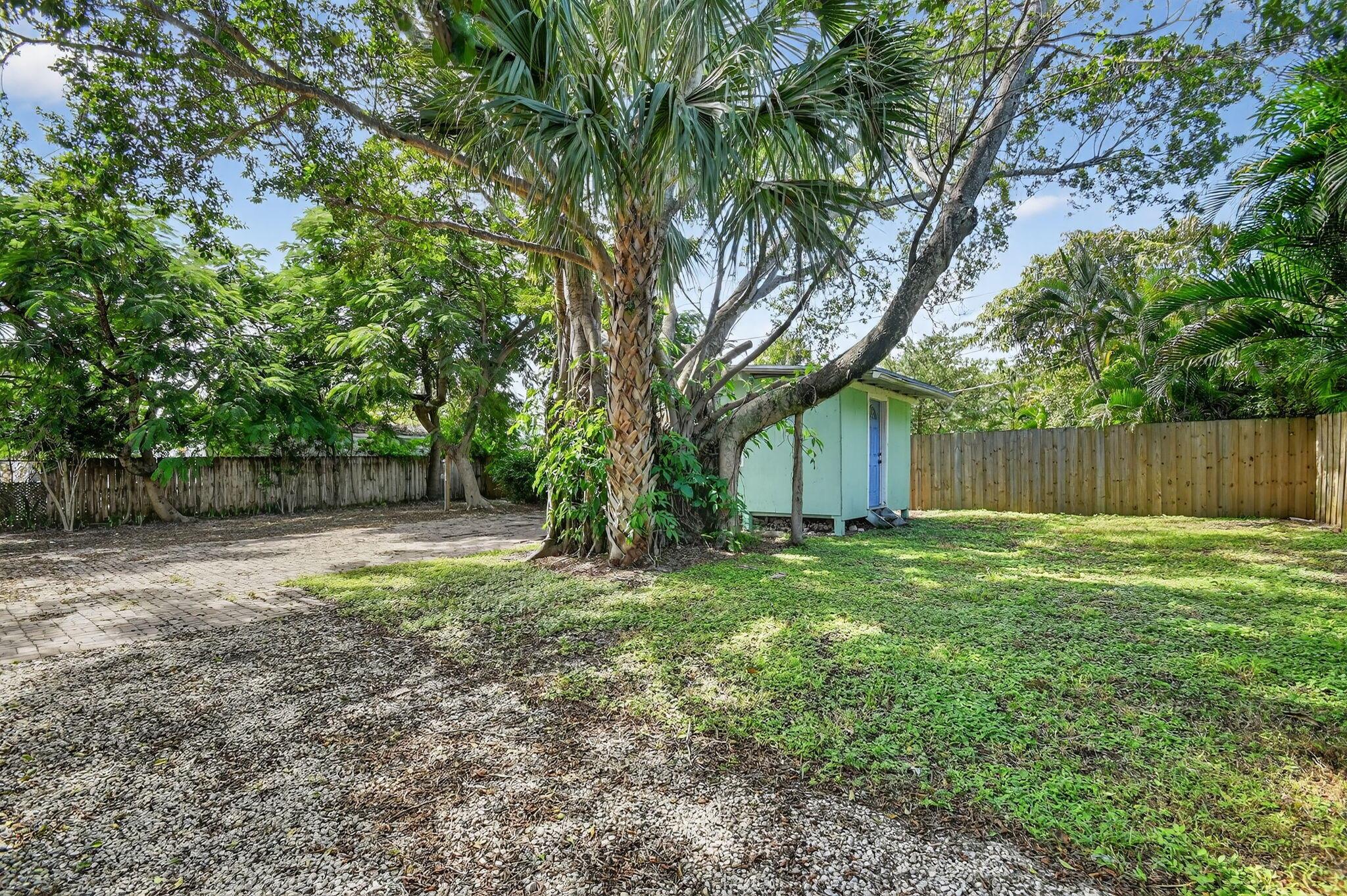 NORTH PALM BCH 1 - Residential Lease