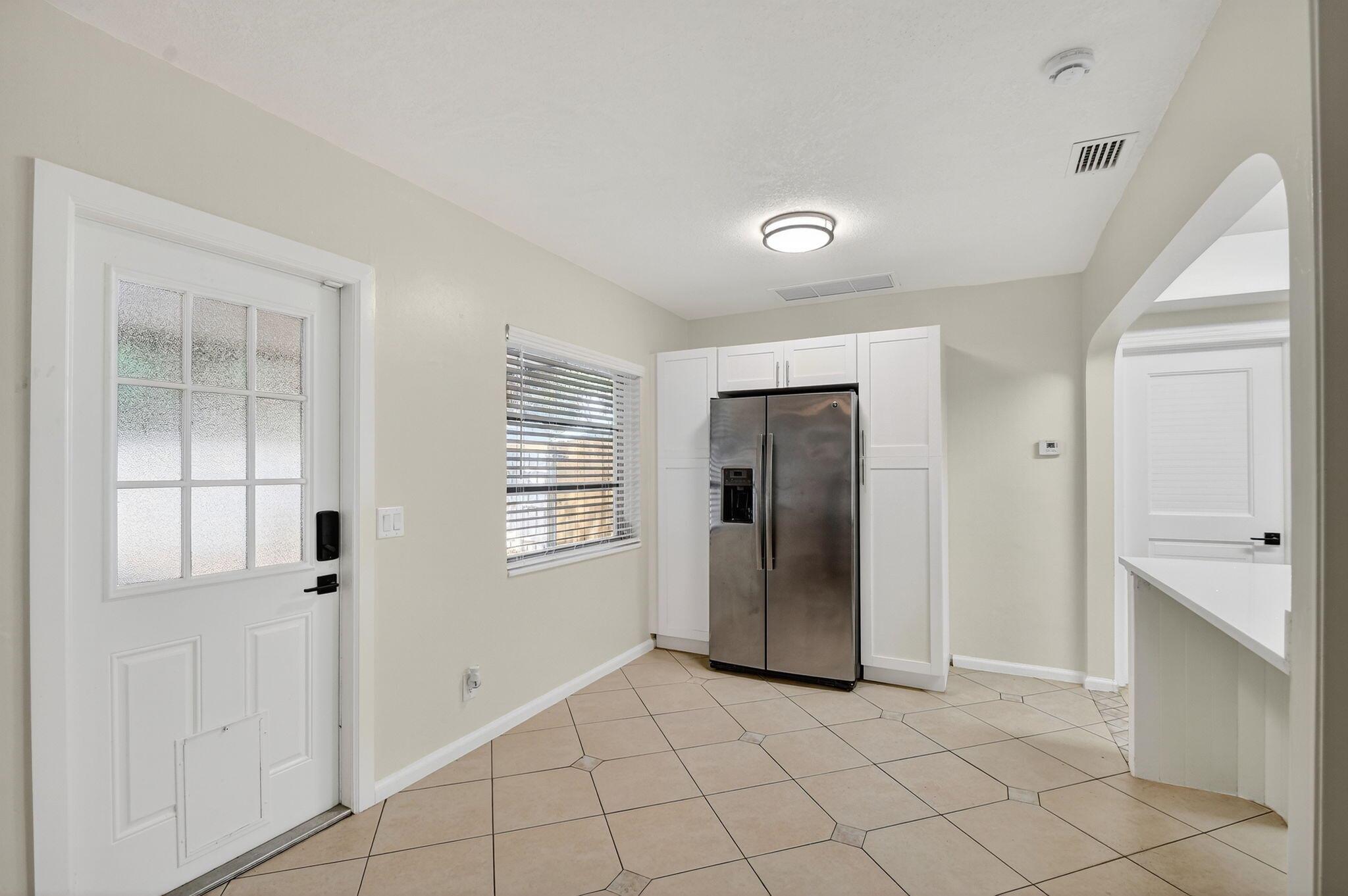 NORTH PALM BCH 1 - Residential Lease
