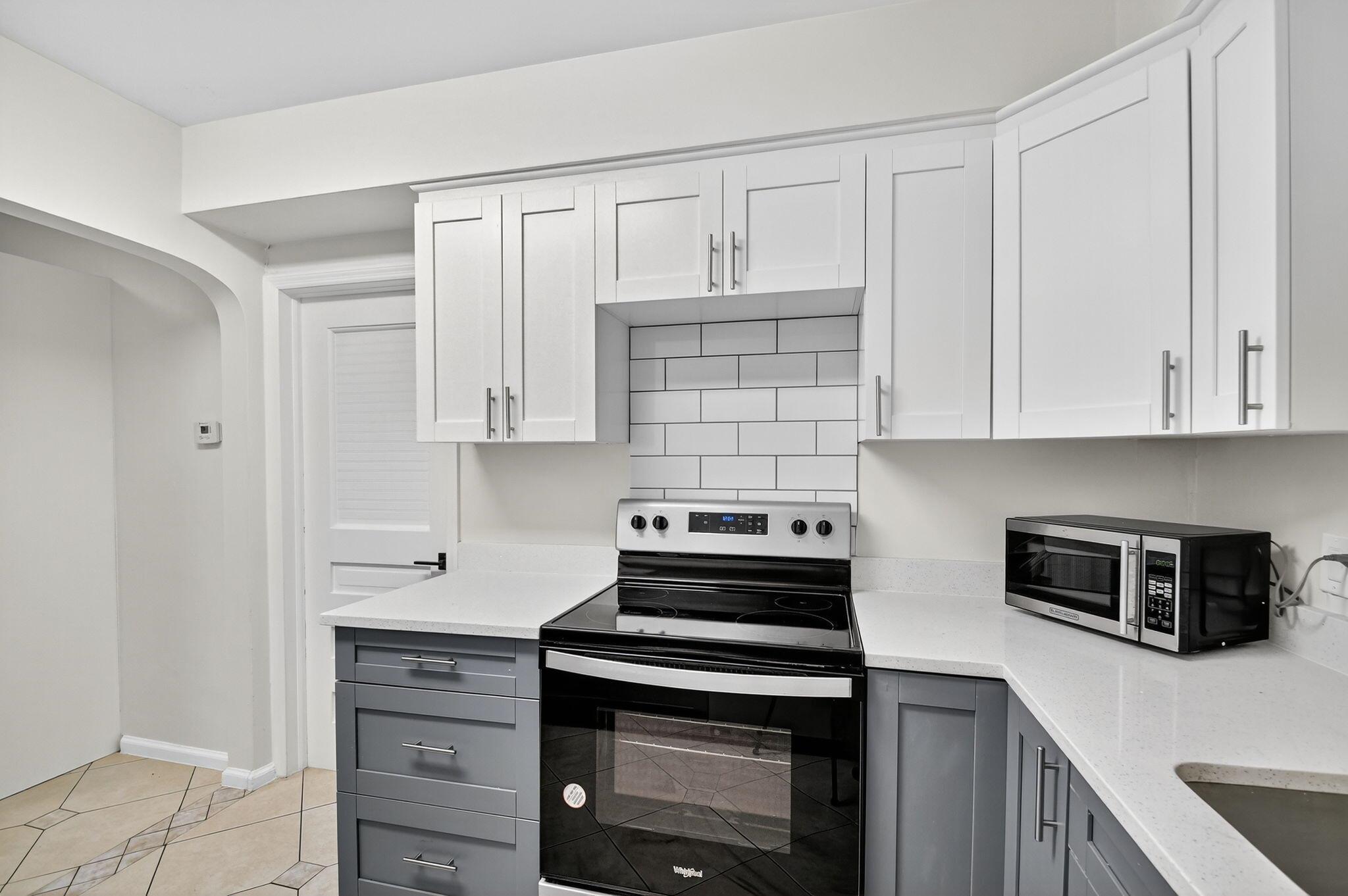 NORTH PALM BCH 1 - Residential Lease