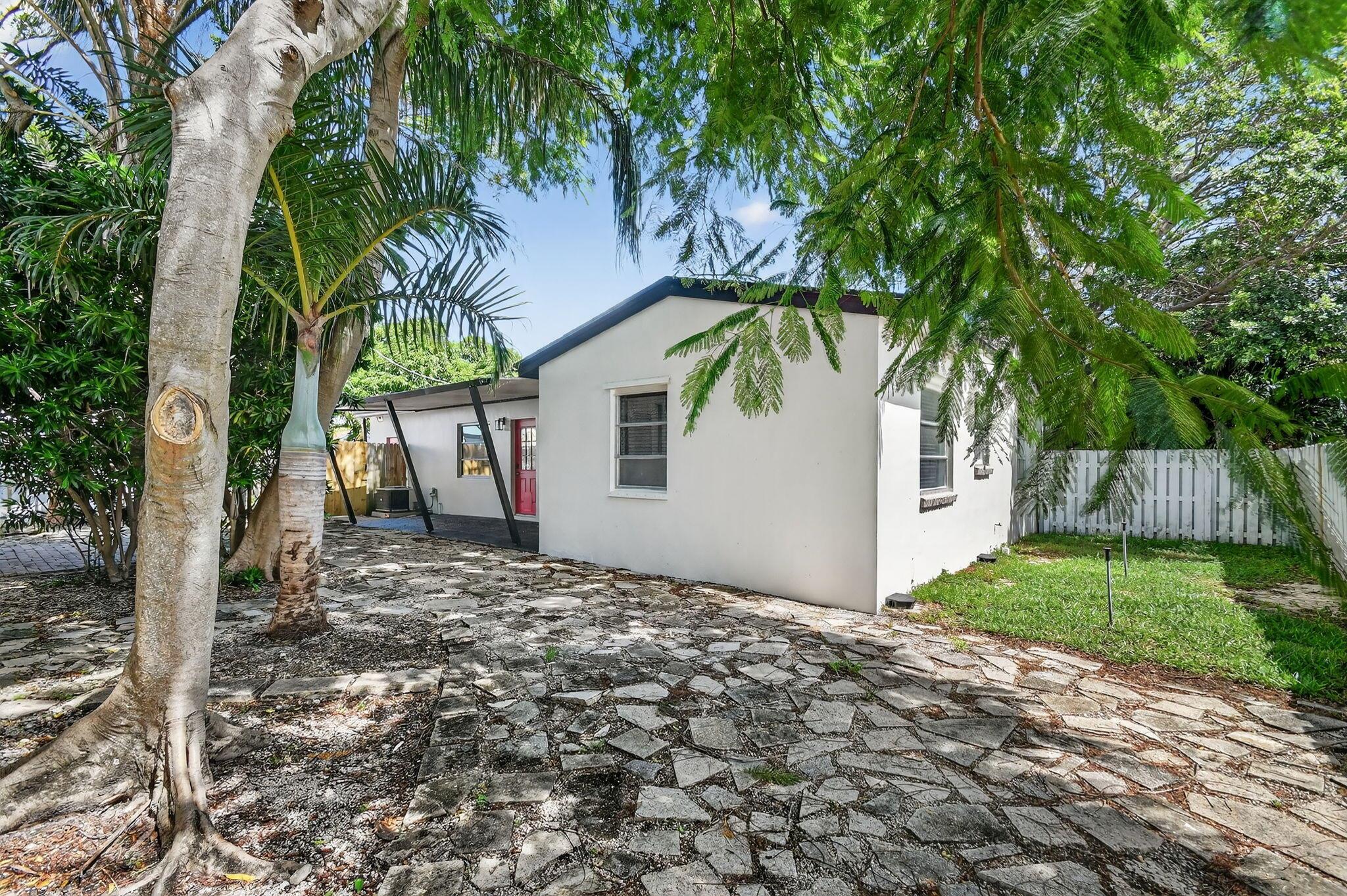 NORTH PALM BCH 1 - Residential Lease