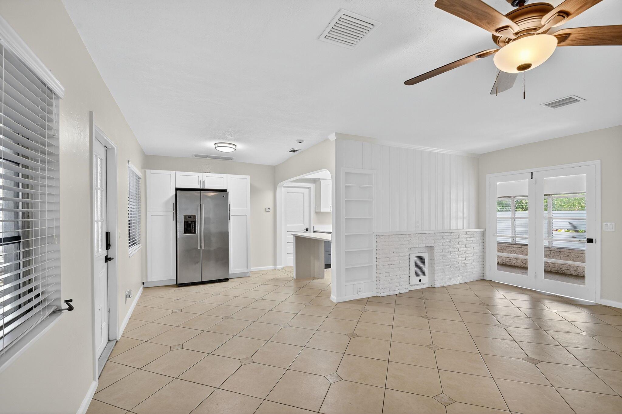 NORTH PALM BCH 1 - Residential Lease