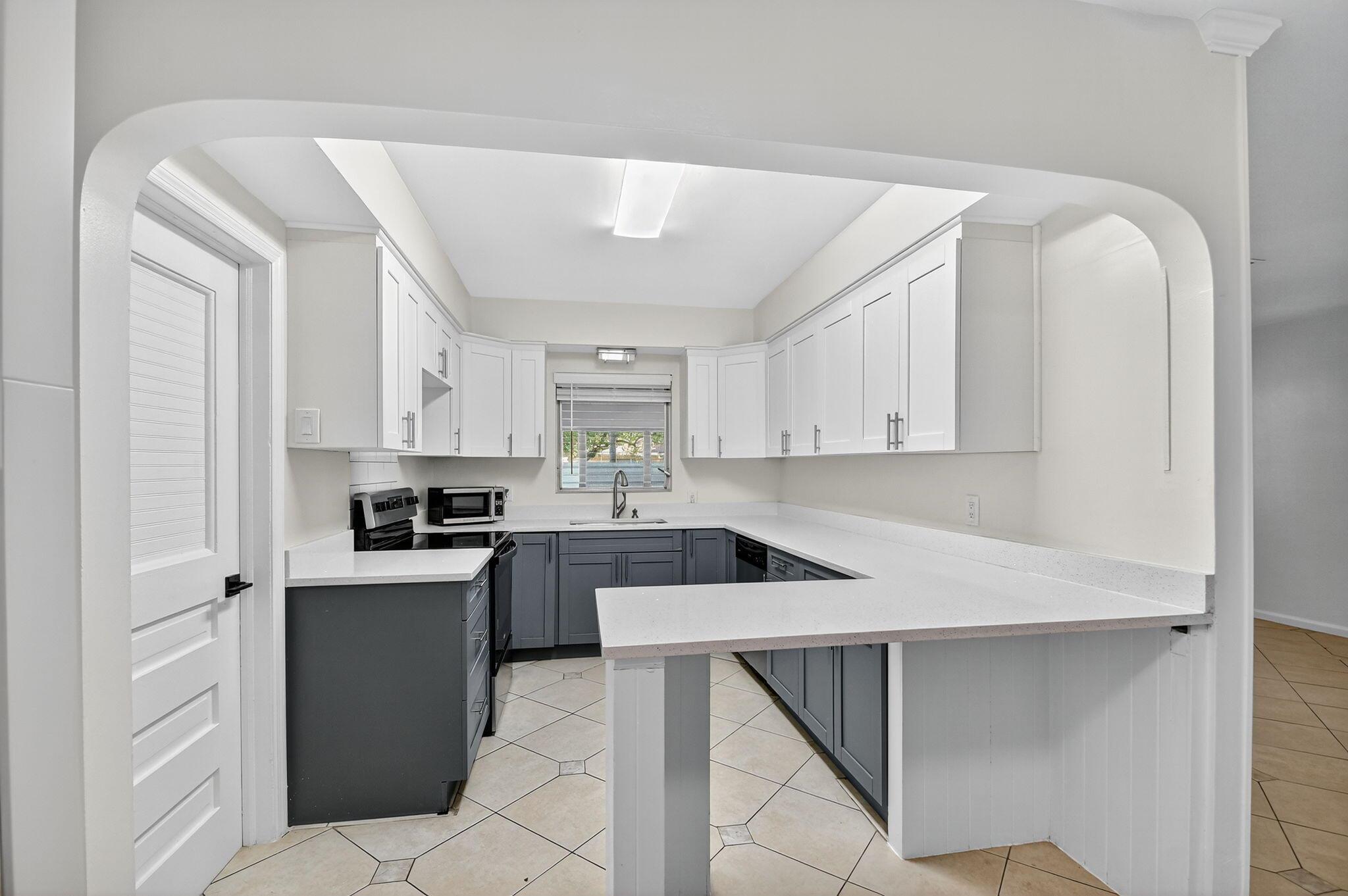 NORTH PALM BCH 1 - Residential Lease