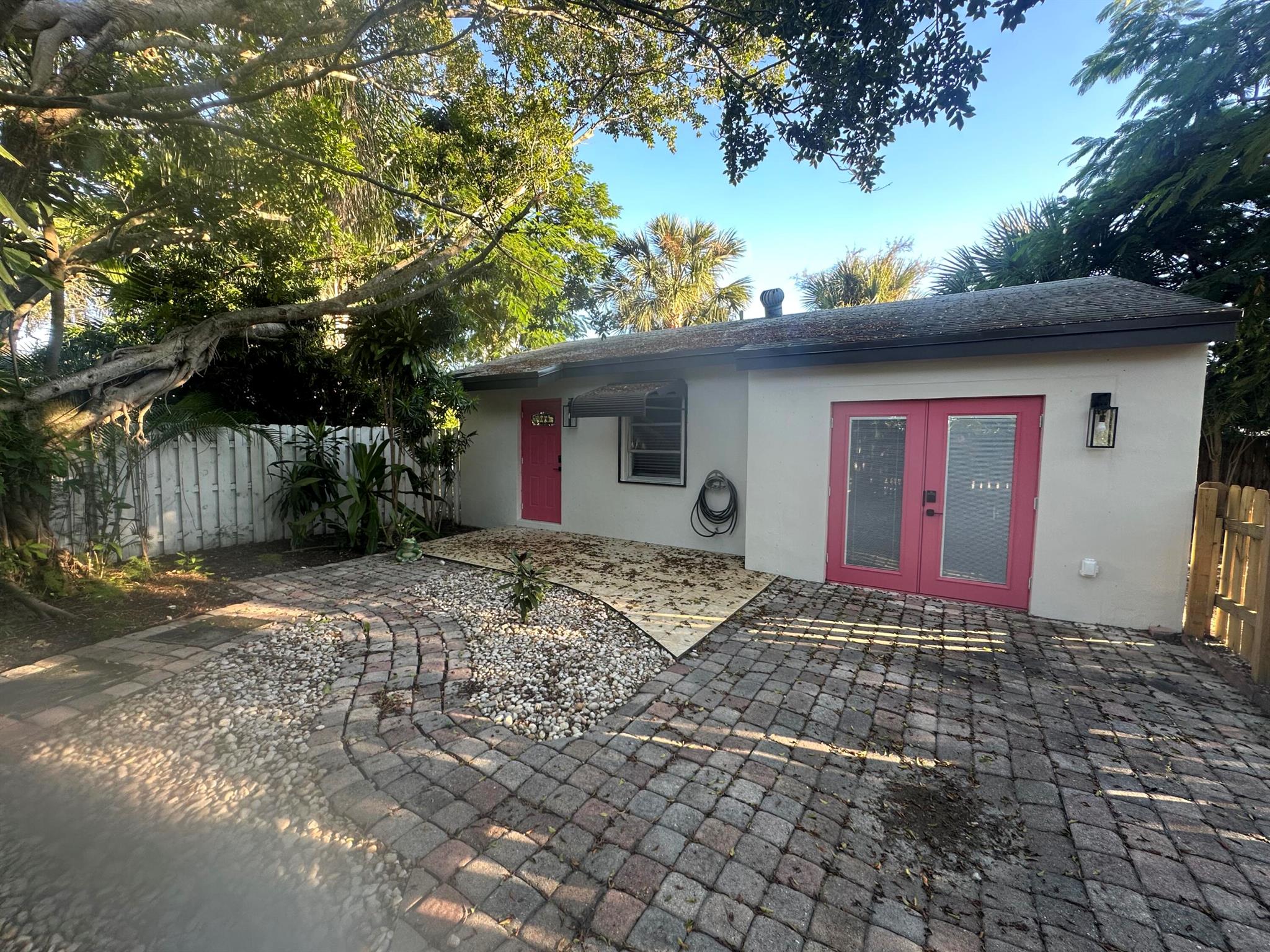 NORTH PALM BCH 1 - Residential Lease