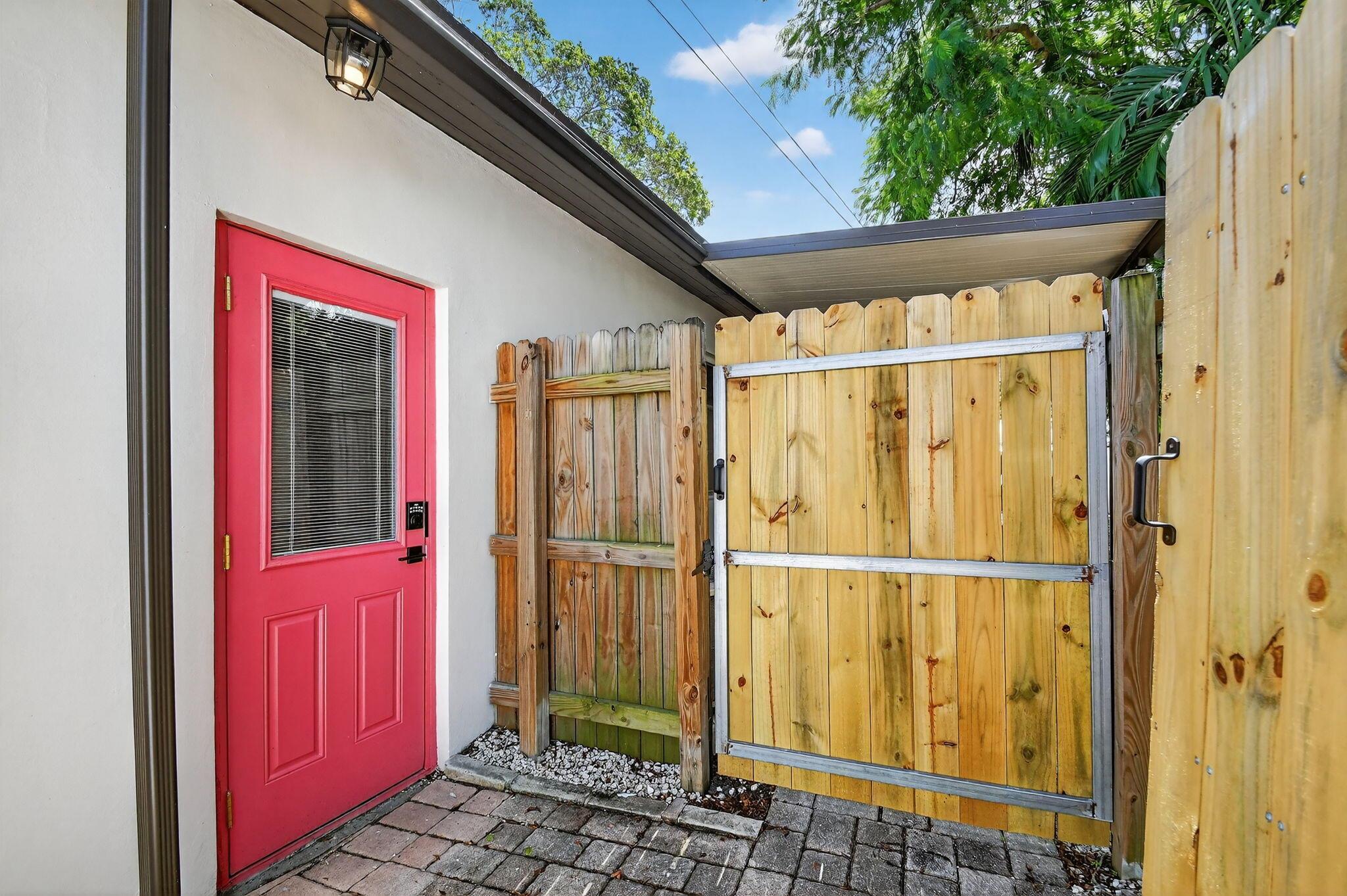 NORTH PALM BCH 1 - Residential Lease
