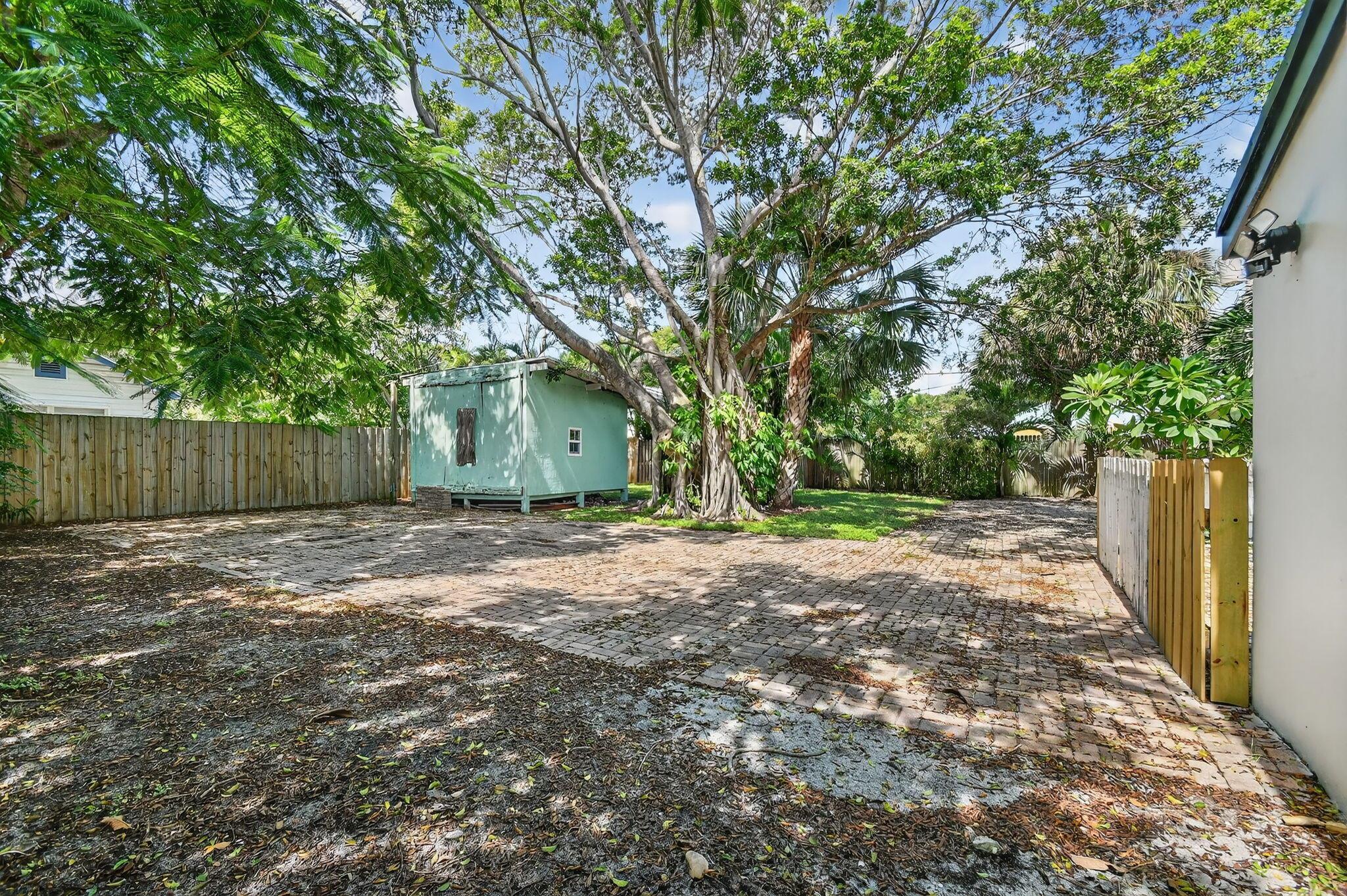 NORTH PALM BCH 1 - Residential Lease