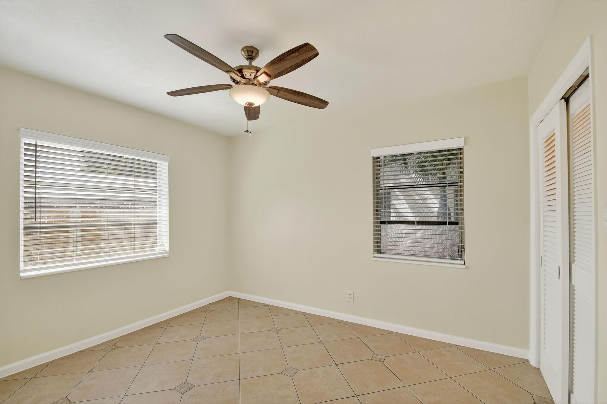 NORTH PALM BCH 1 - Residential Lease