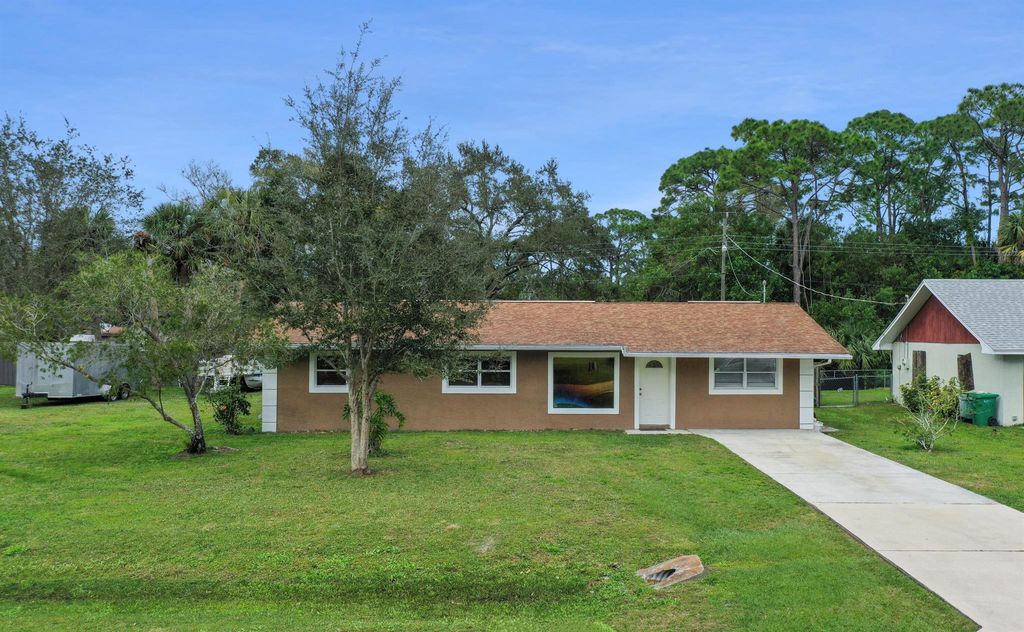 Photo of 7502 James Road, Fort Pierce, FL 34951 (MLS # R10949812)