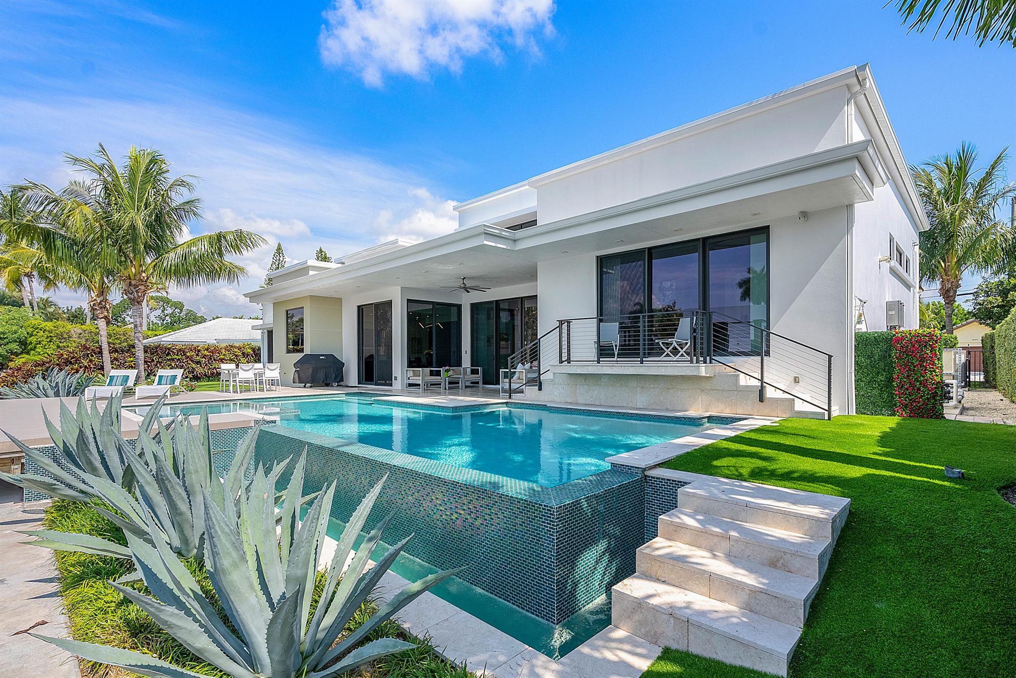 TROPIC ISLE - Residential