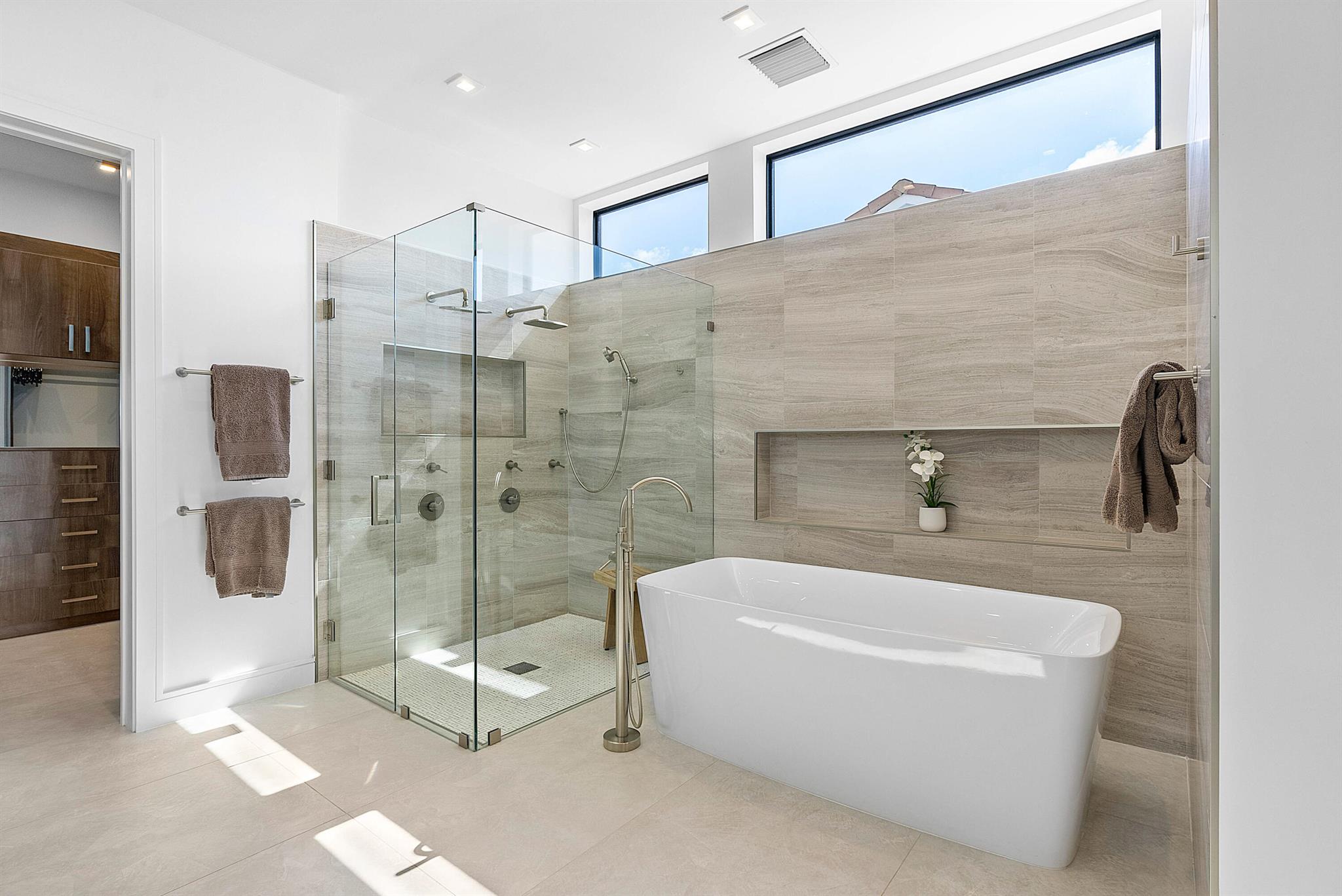 TROPIC ISLE - Residential