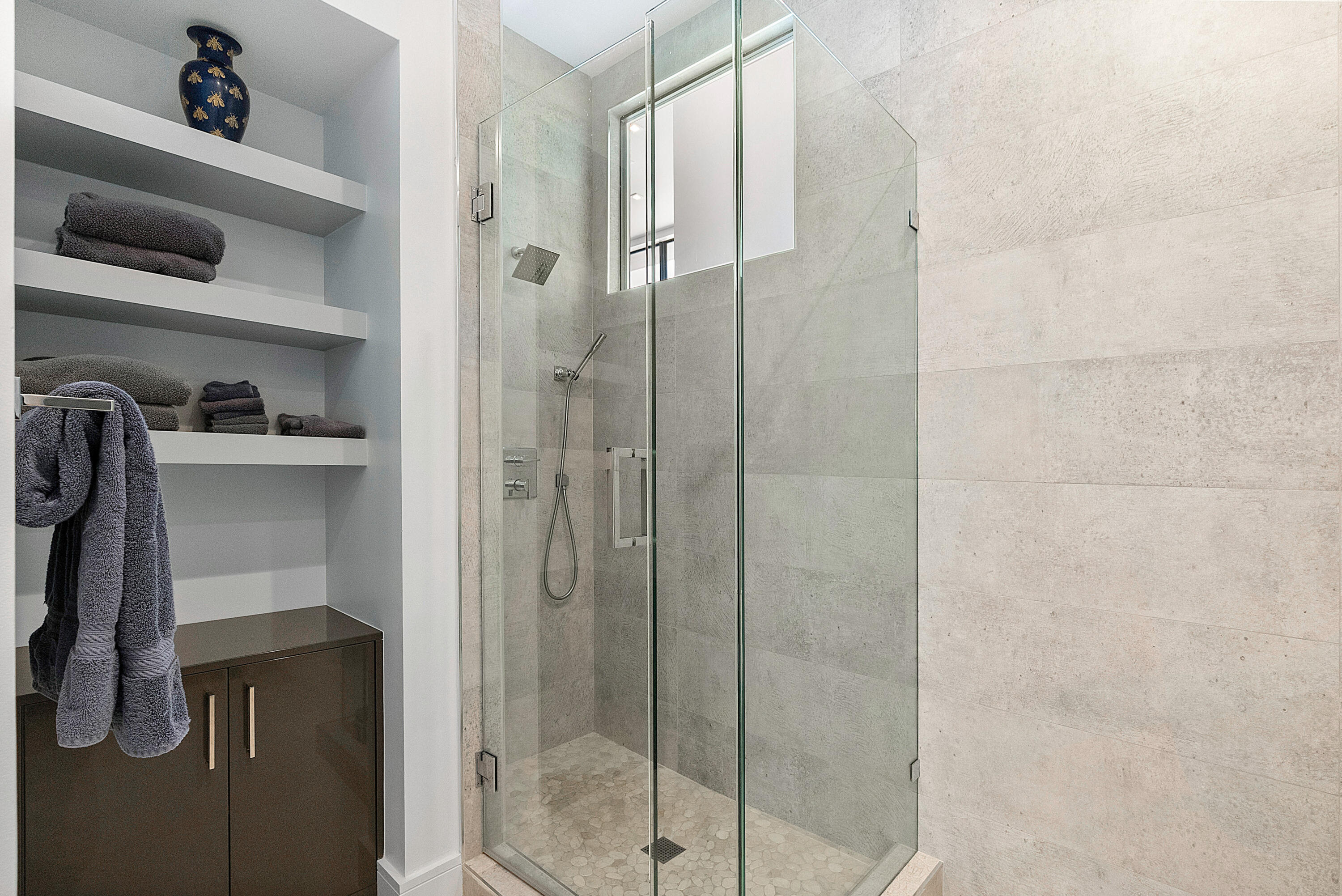 TROPIC ISLE - Residential