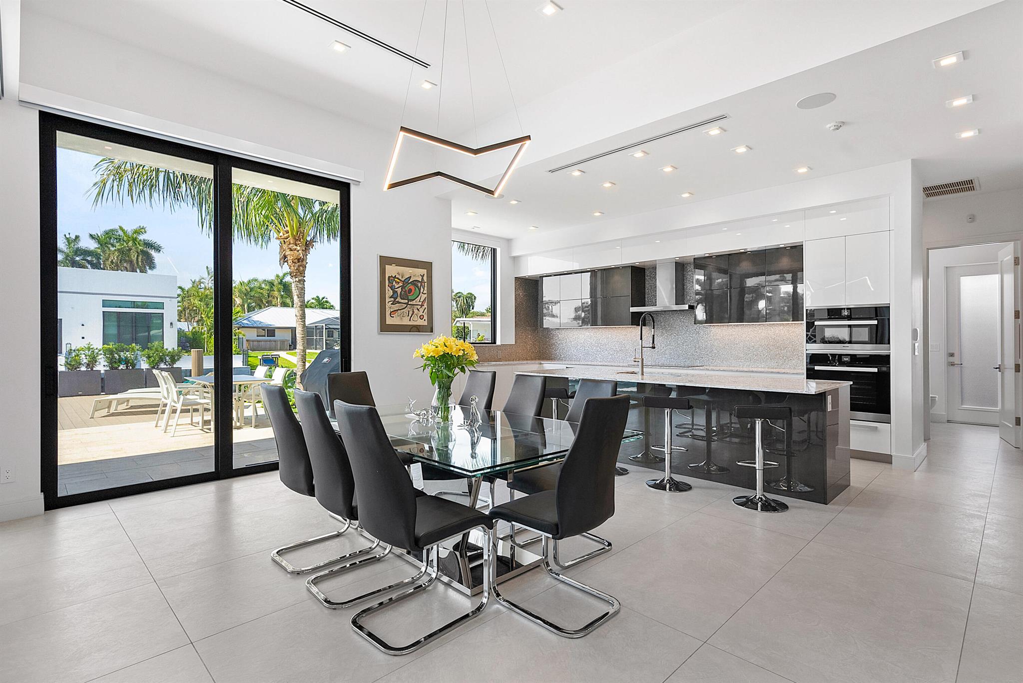 TROPIC ISLE - Residential