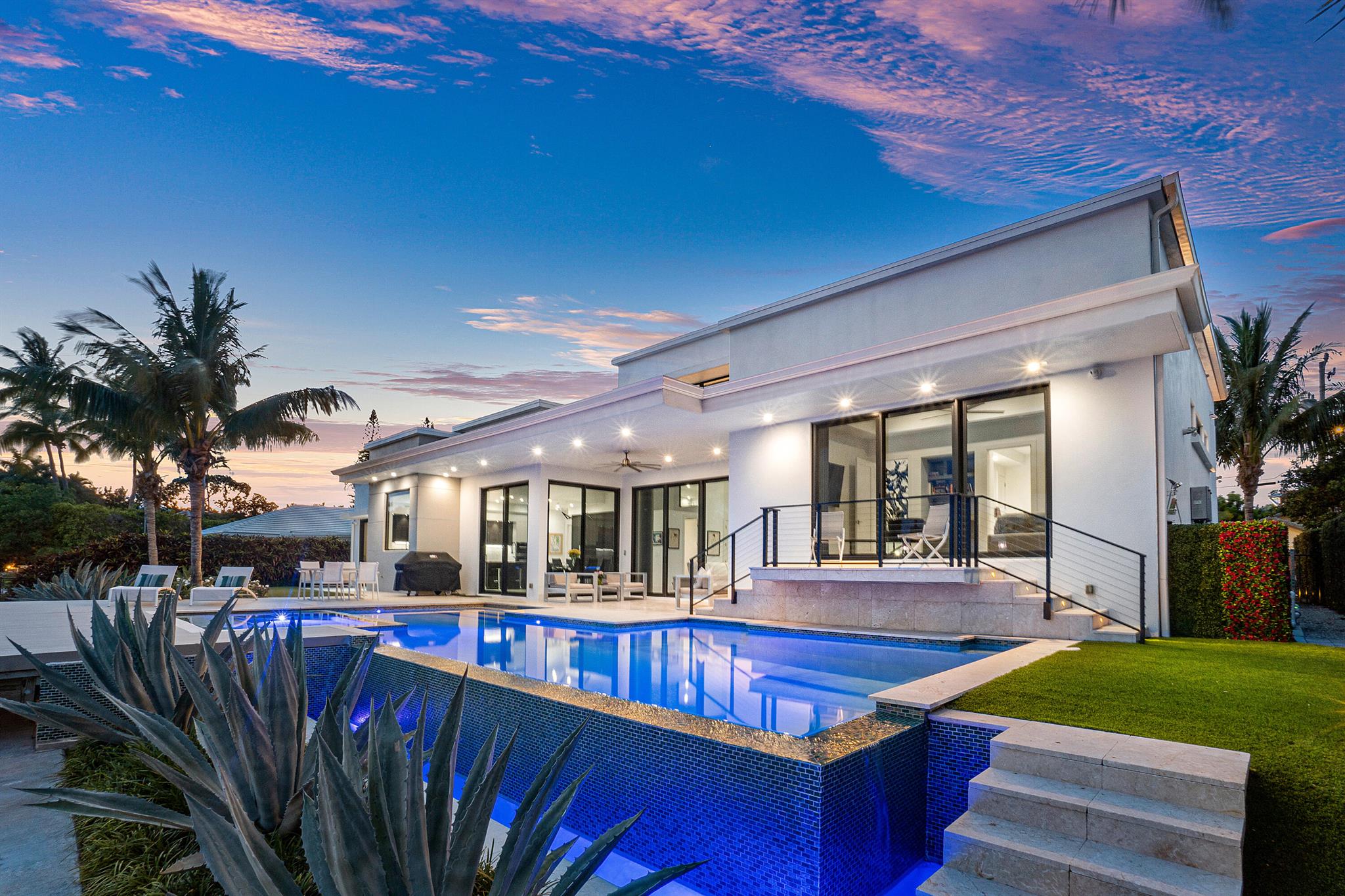 TROPIC ISLE - Residential