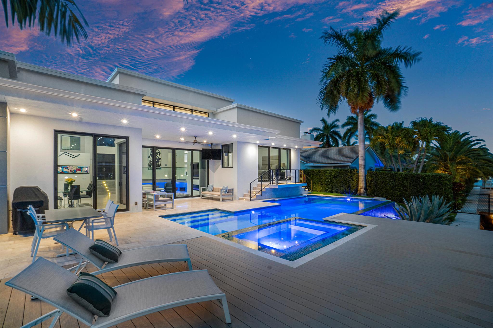 TROPIC ISLE - Residential