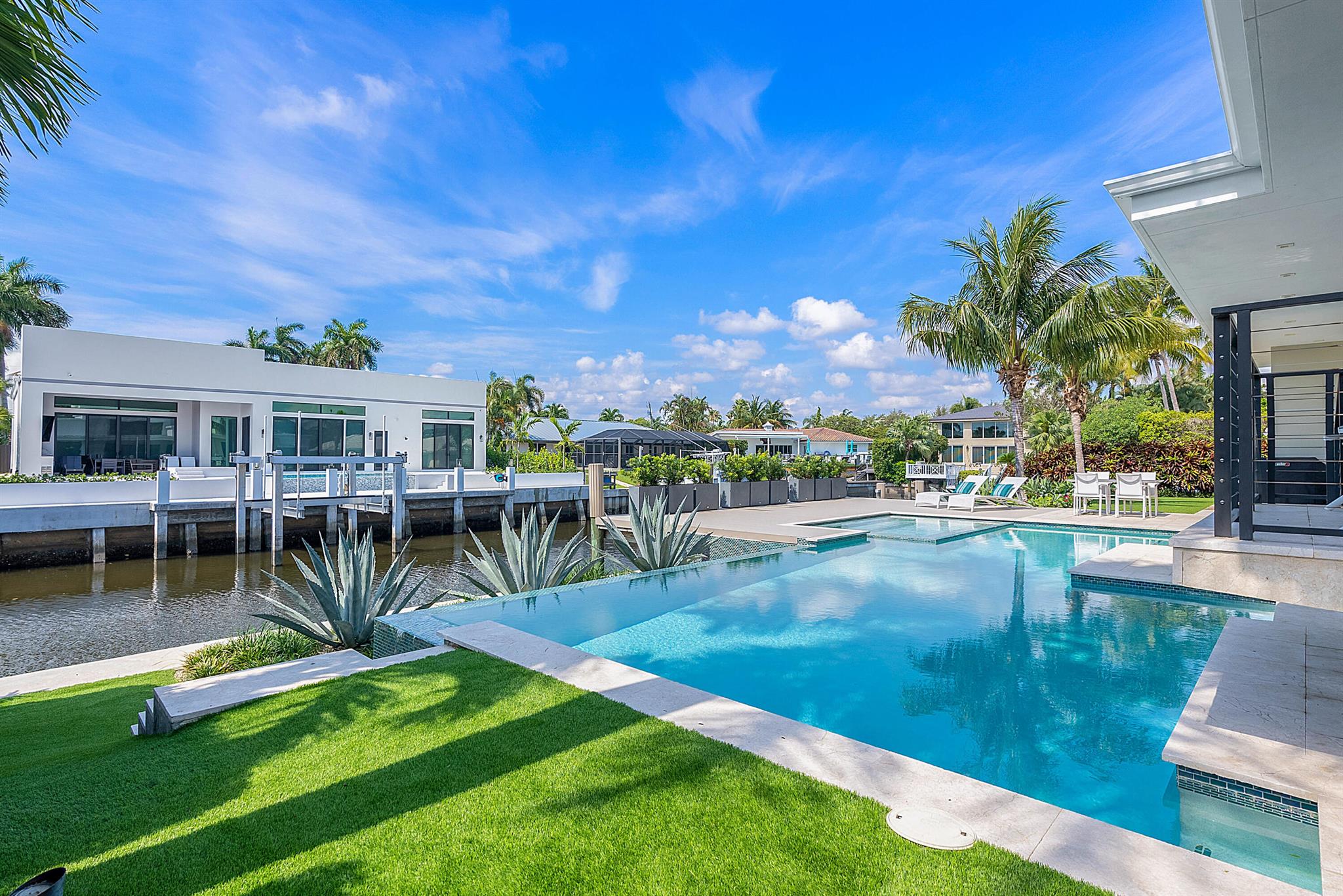 TROPIC ISLE - Residential