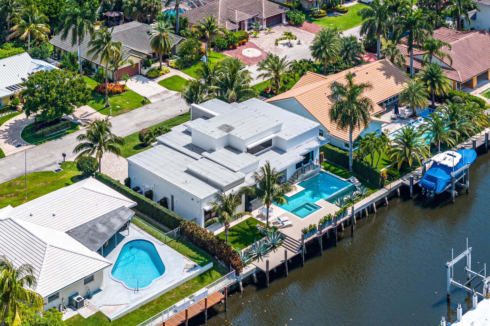 TROPIC ISLE - Residential