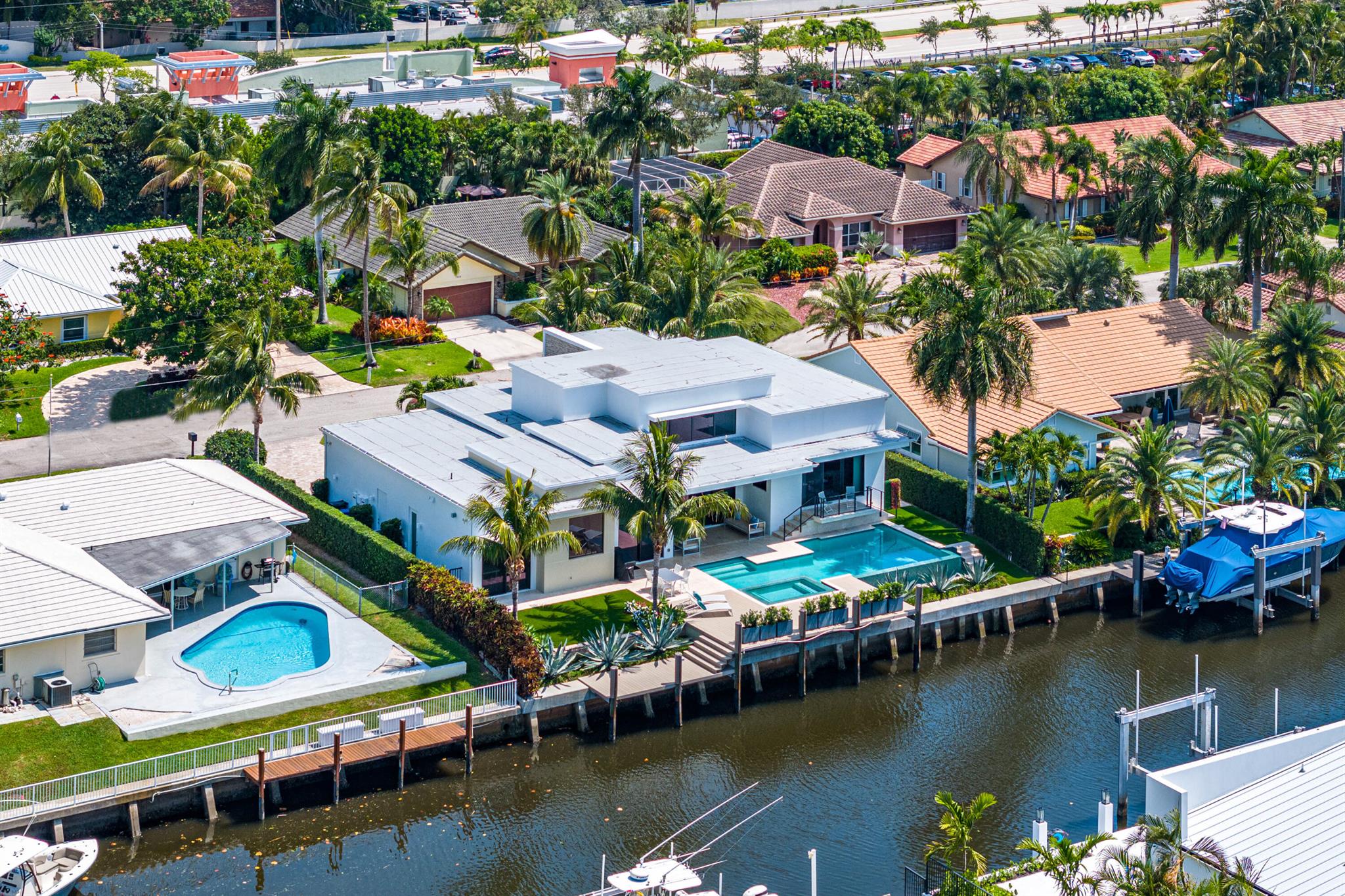 TROPIC ISLE - Residential