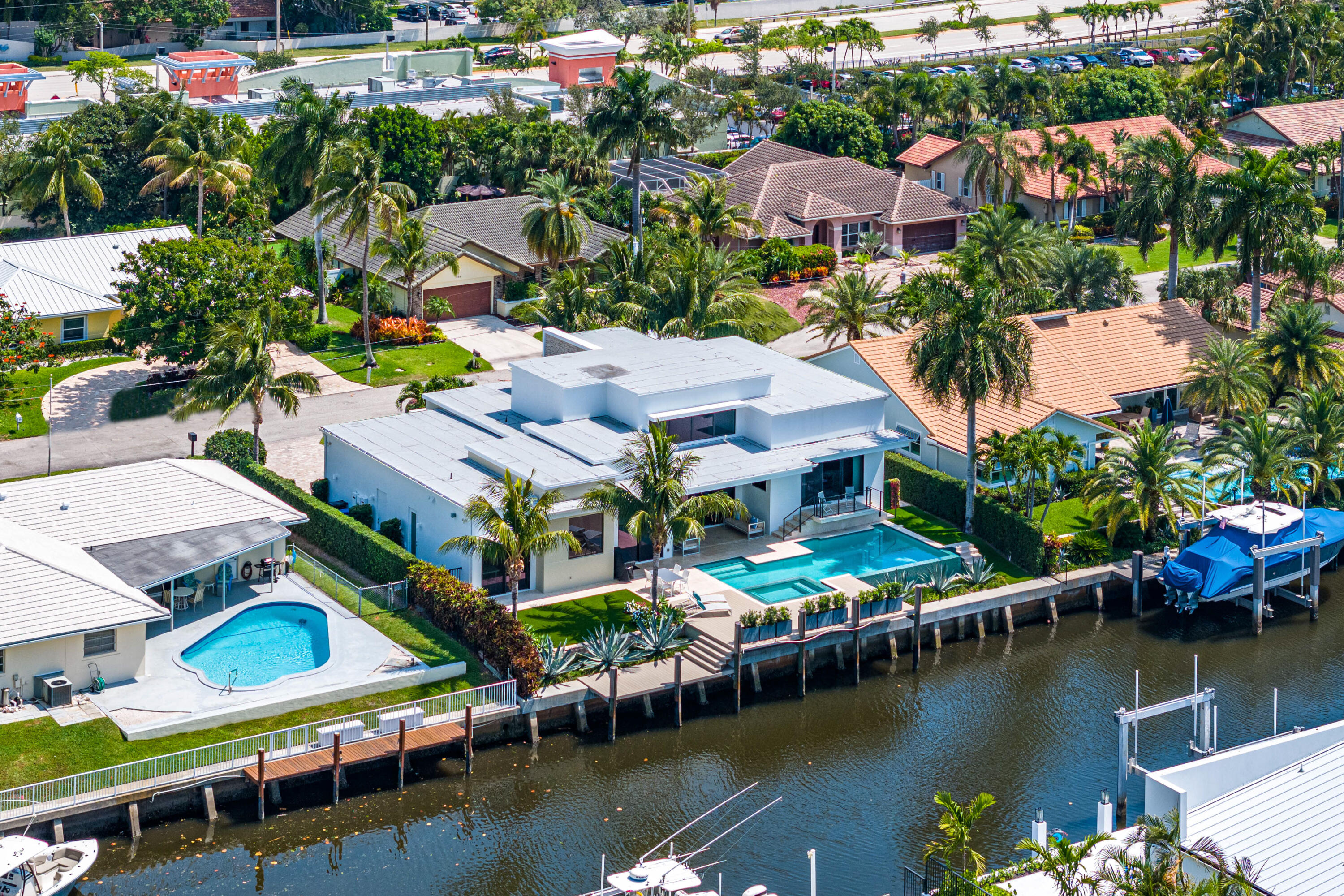 TROPIC ISLE - Residential