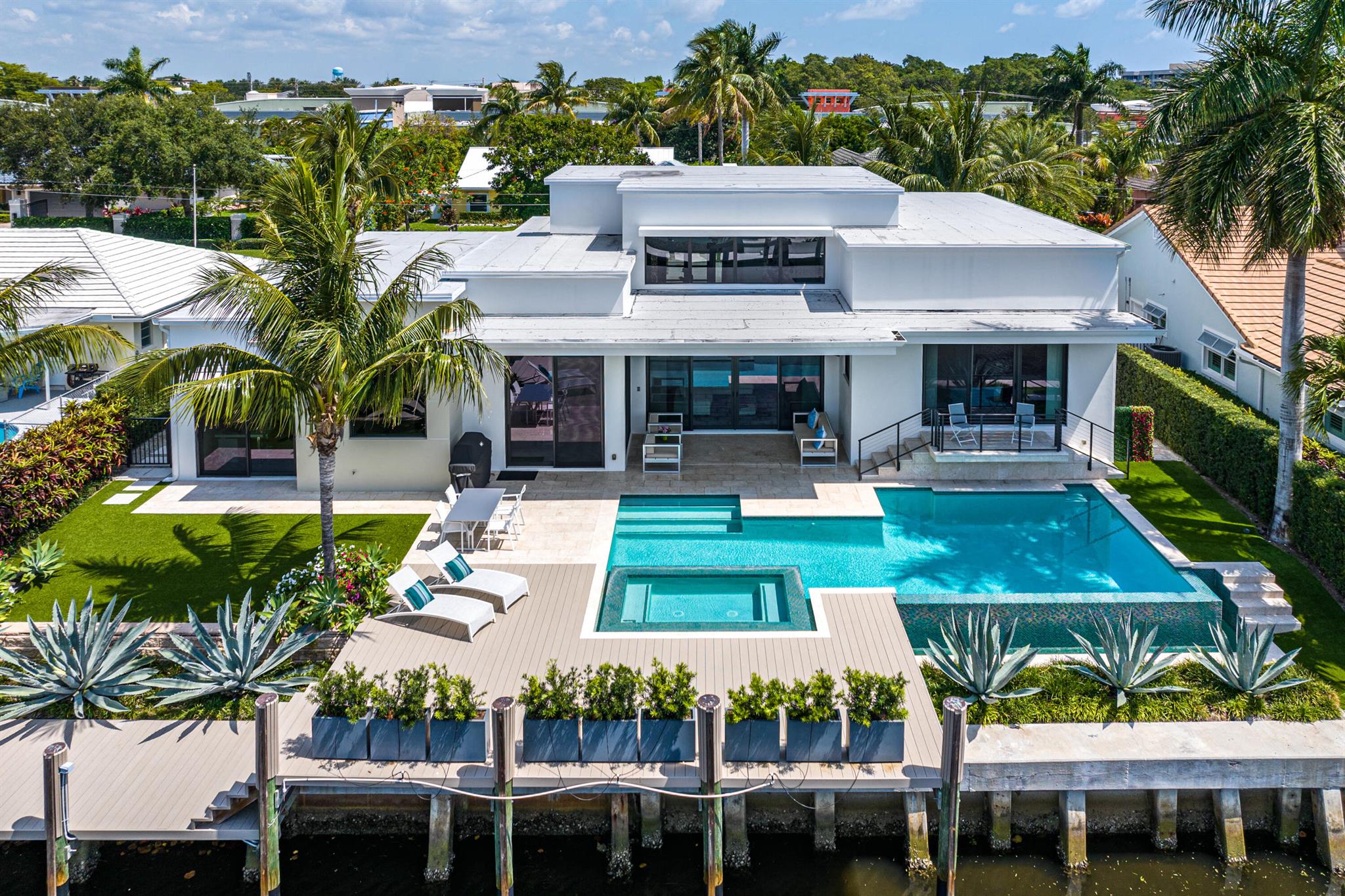 TROPIC ISLE - Residential