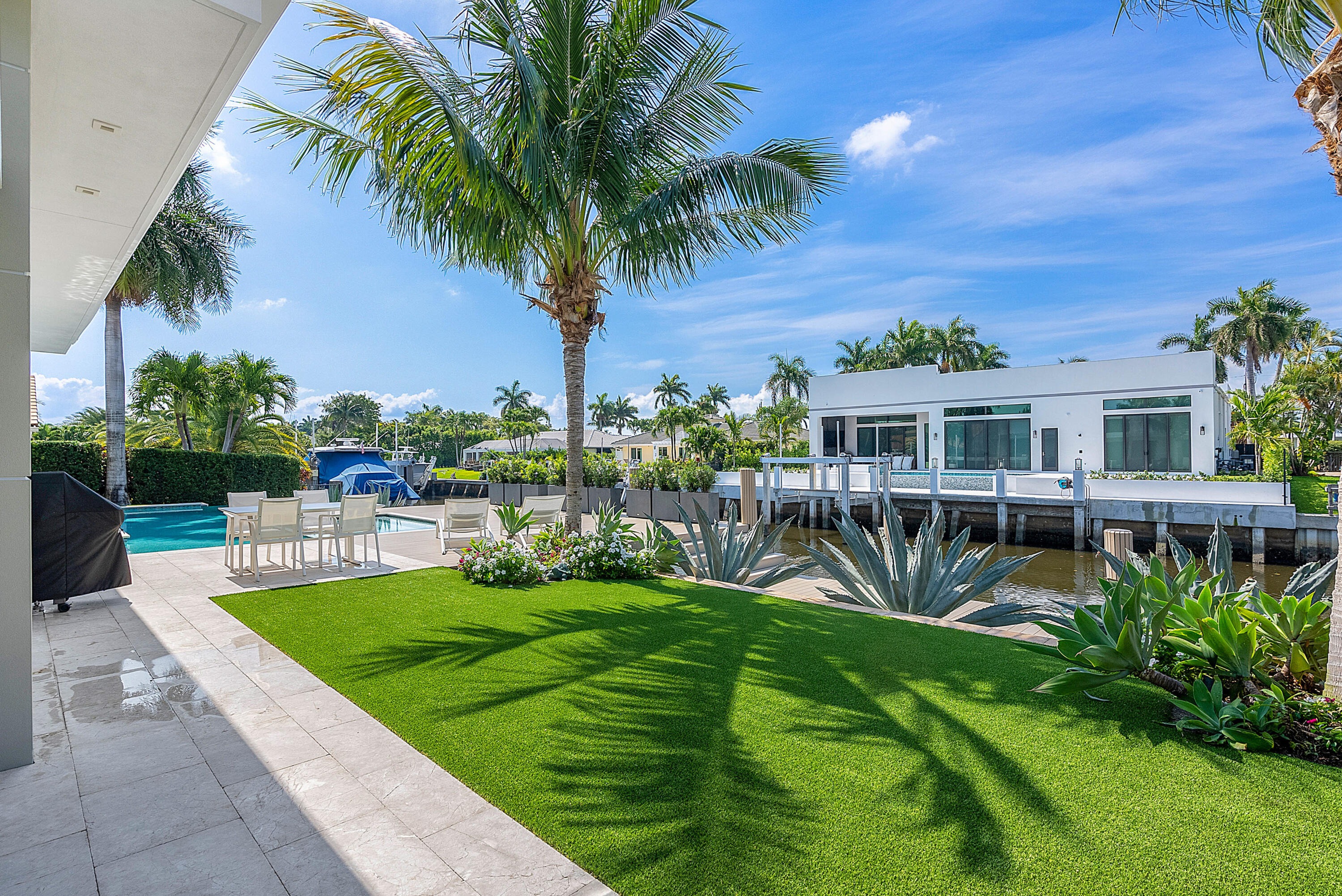 TROPIC ISLE - Residential