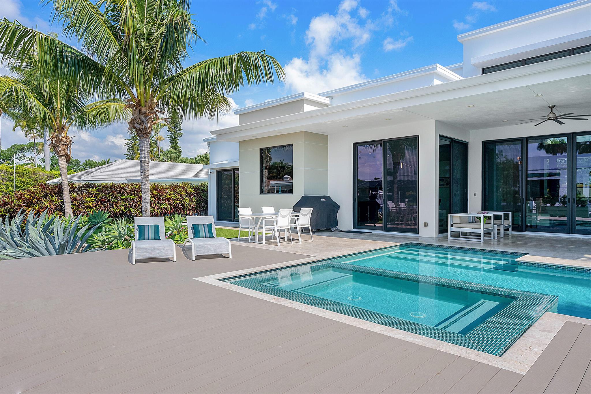 TROPIC ISLE - Residential