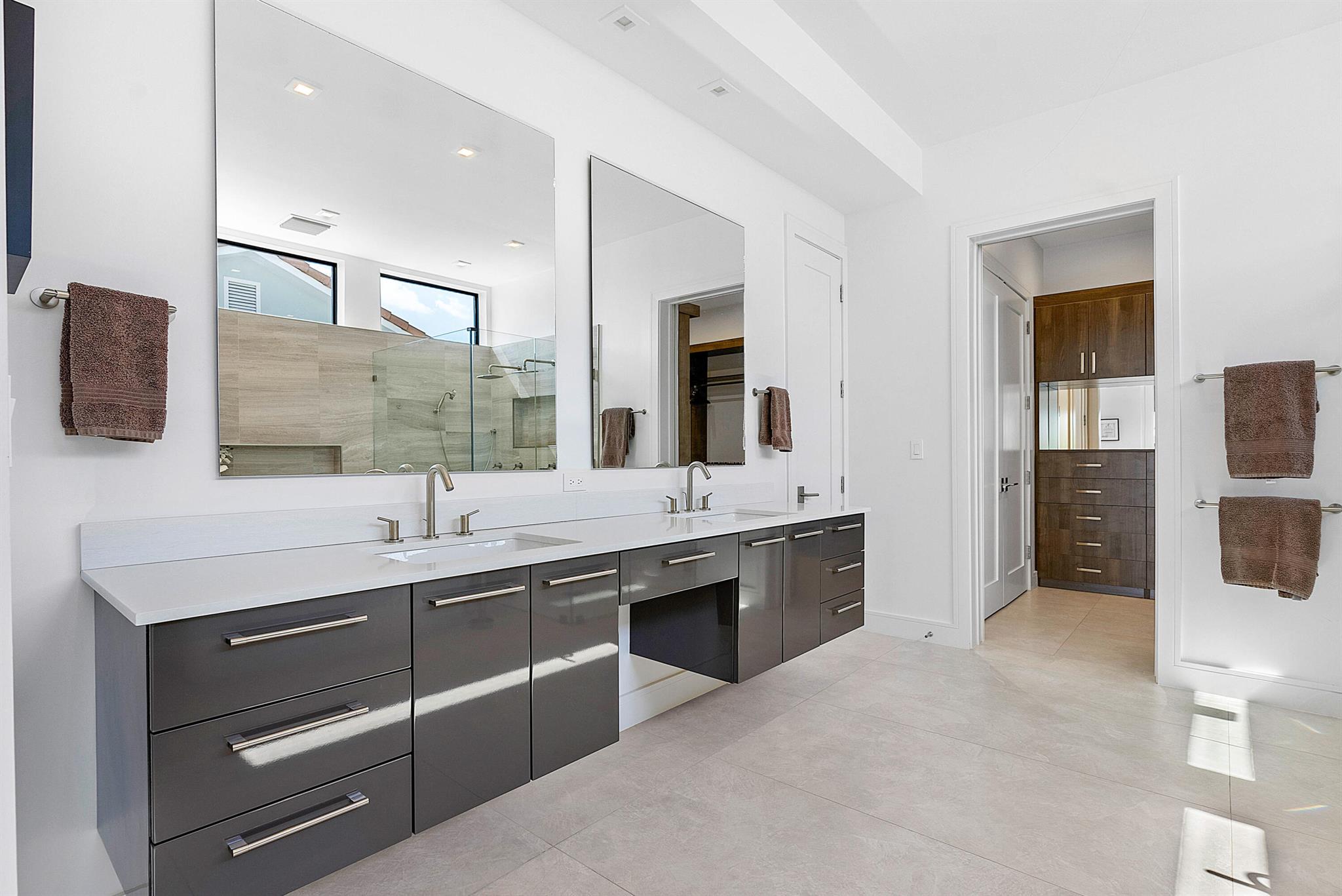 TROPIC ISLE - Residential