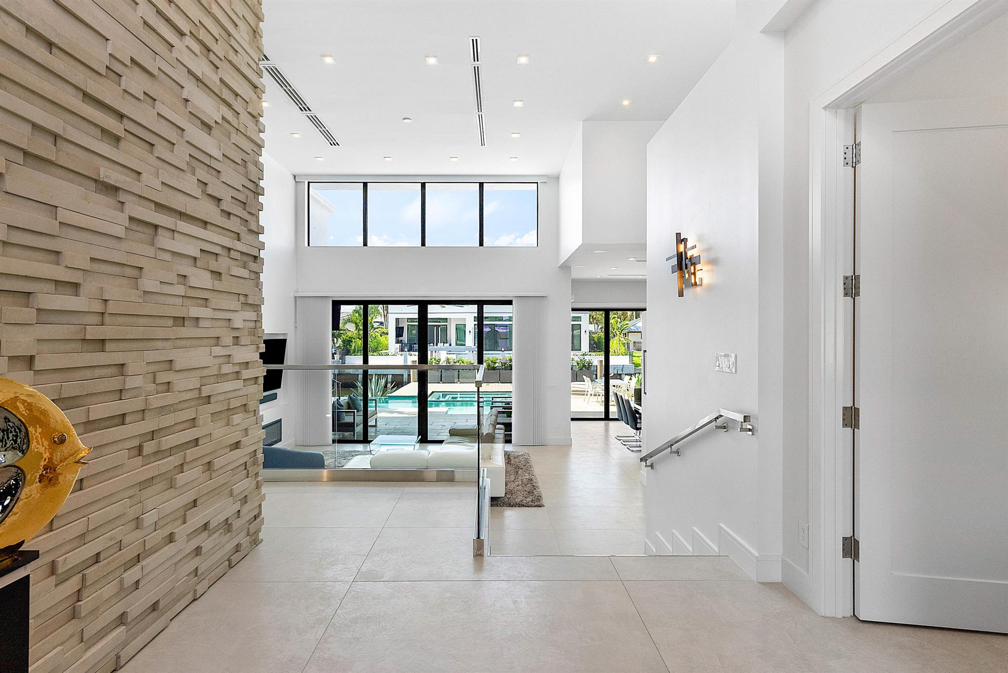 TROPIC ISLE - Residential