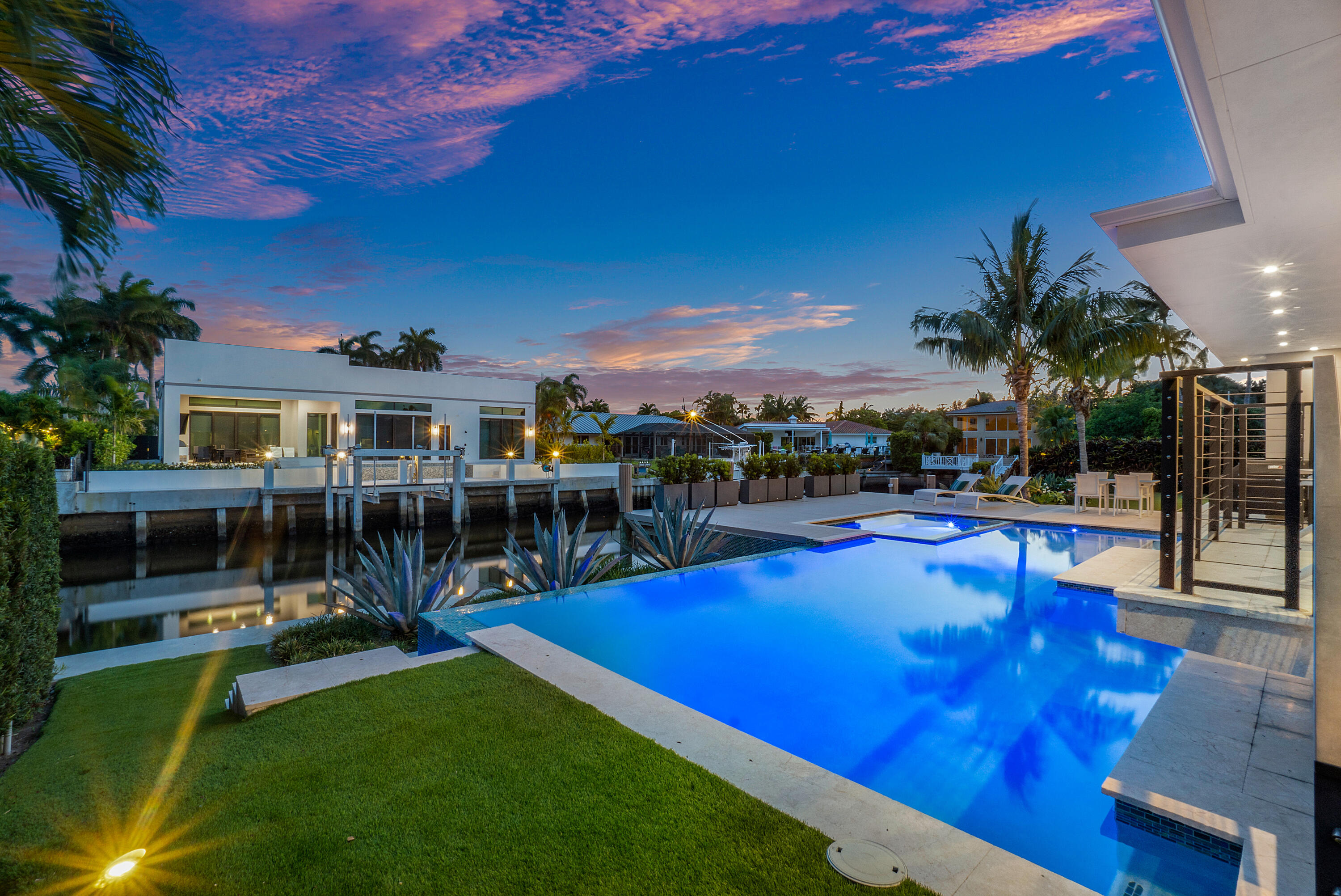 TROPIC ISLE - Residential