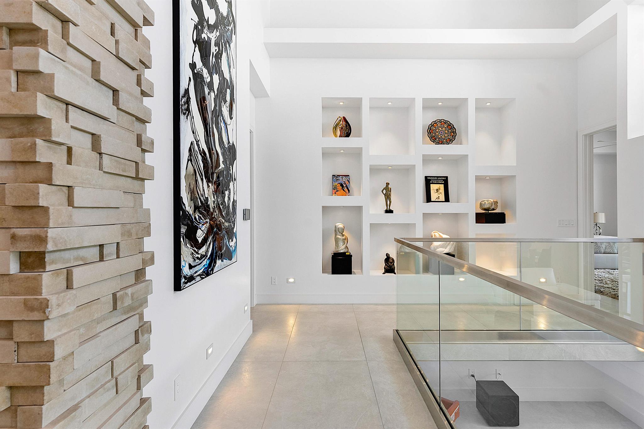 TROPIC ISLE - Residential