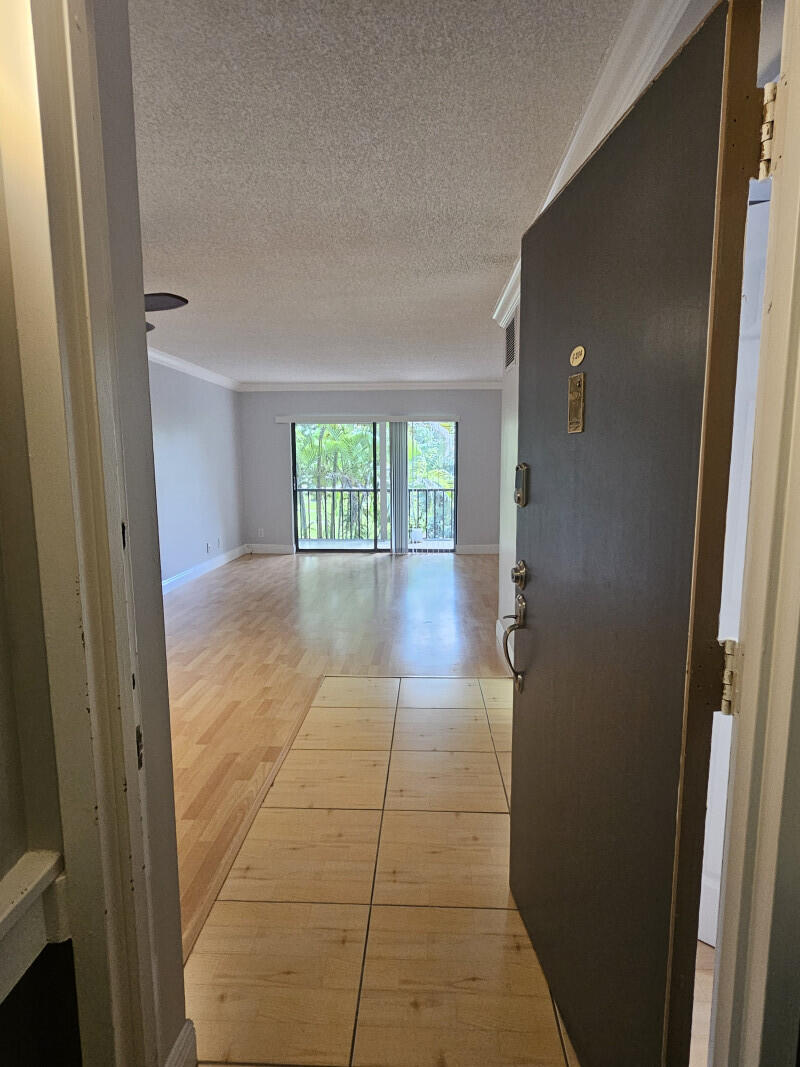 3105 Oakland Shores Drive j204