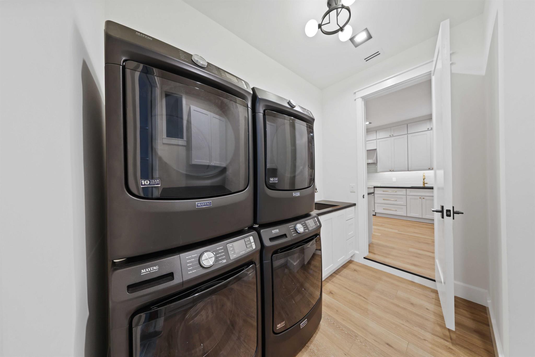 PADDOCK PARK 1 OF WELLING - Residential