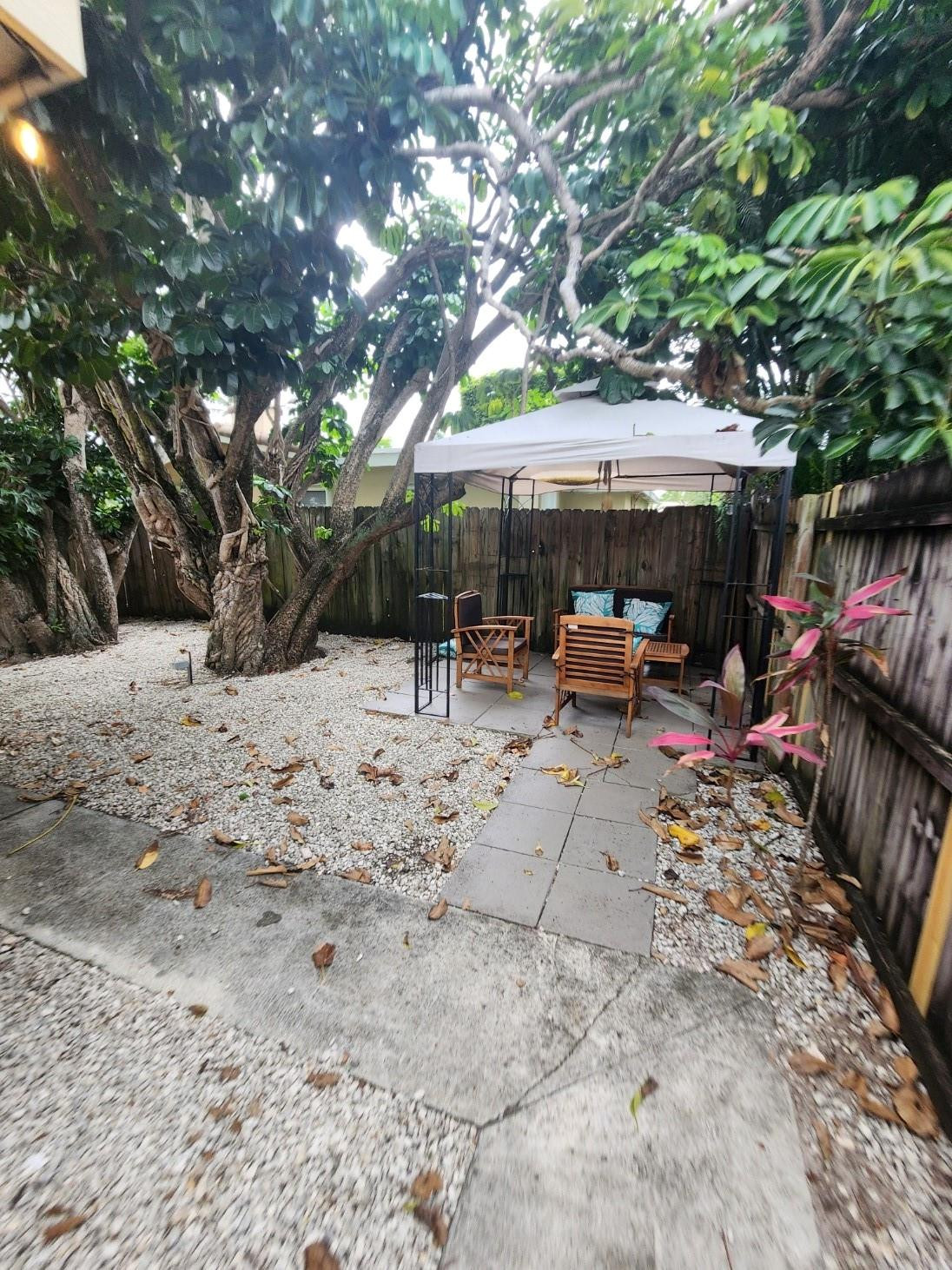 CORAL POINT - Residential Lease