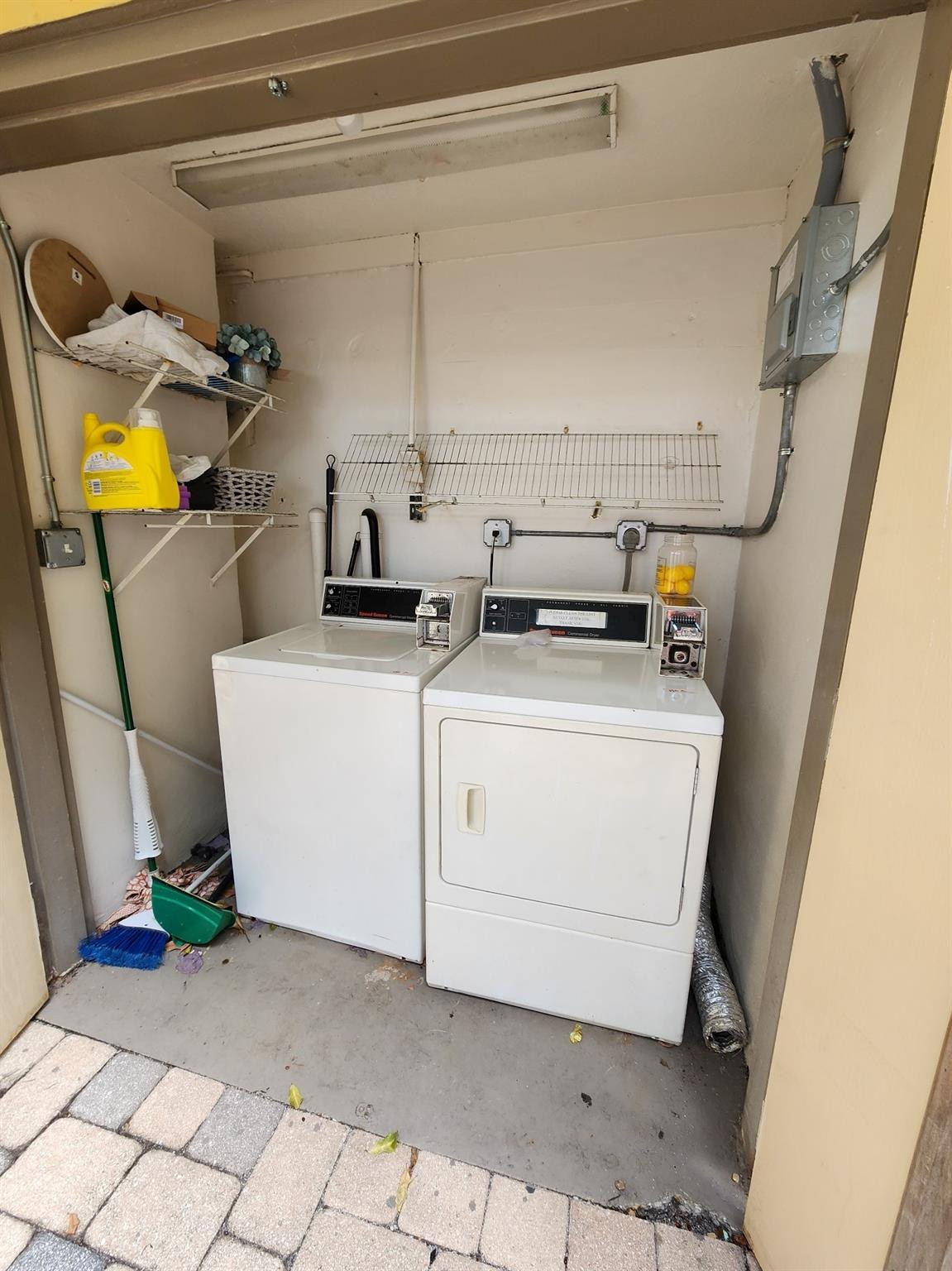 CORAL POINT - Residential Lease