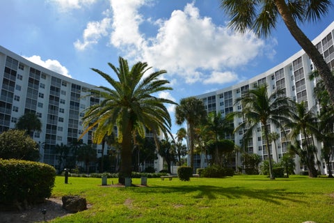 Tiny photo for 2731 NE 14th Street Causeway #629, Pompano Beach, FL 33062 (MLS # B26083122)