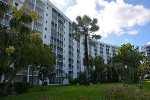 Tiny photo for 2731 NE 14th Street Causeway #629, Pompano Beach, FL 33062 (MLS # B26083122)