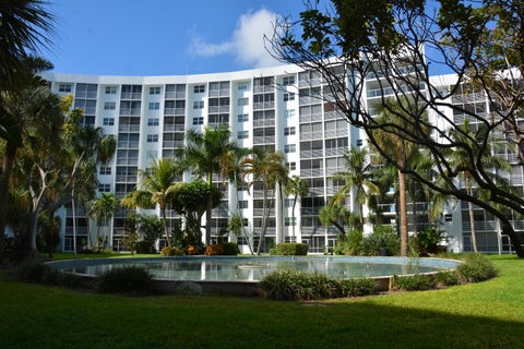 Tiny photo for 2731 NE 14th Street Causeway #629, Pompano Beach, FL 33062 (MLS # B26083122)