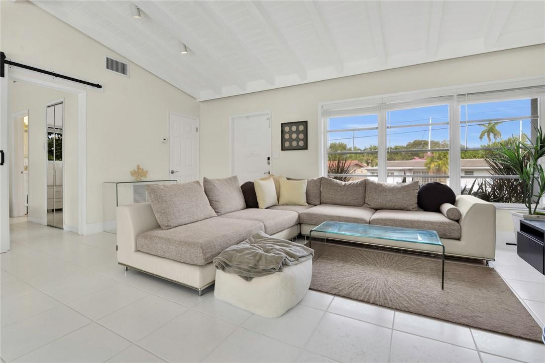 GILL ISLES - Residential