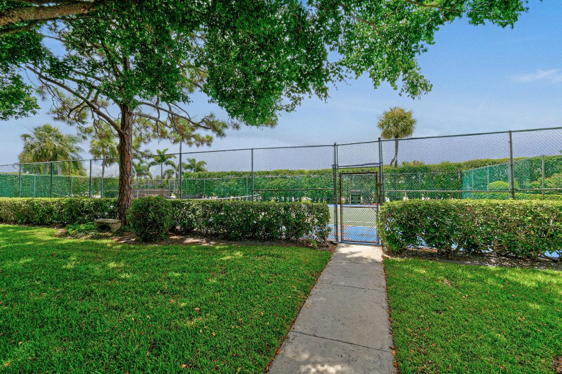 WINCHESTER COURT - Residential