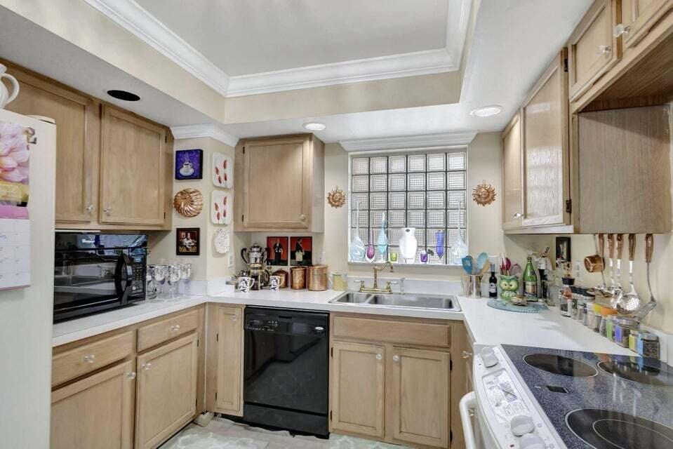 WINCHESTER COURT - Residential