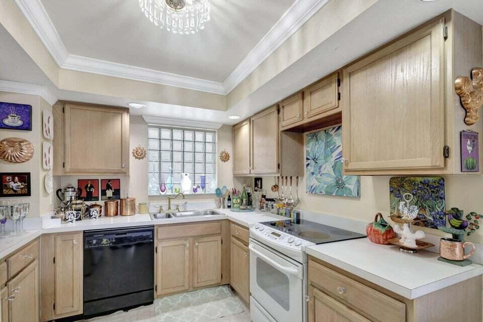 WINCHESTER COURT - Residential