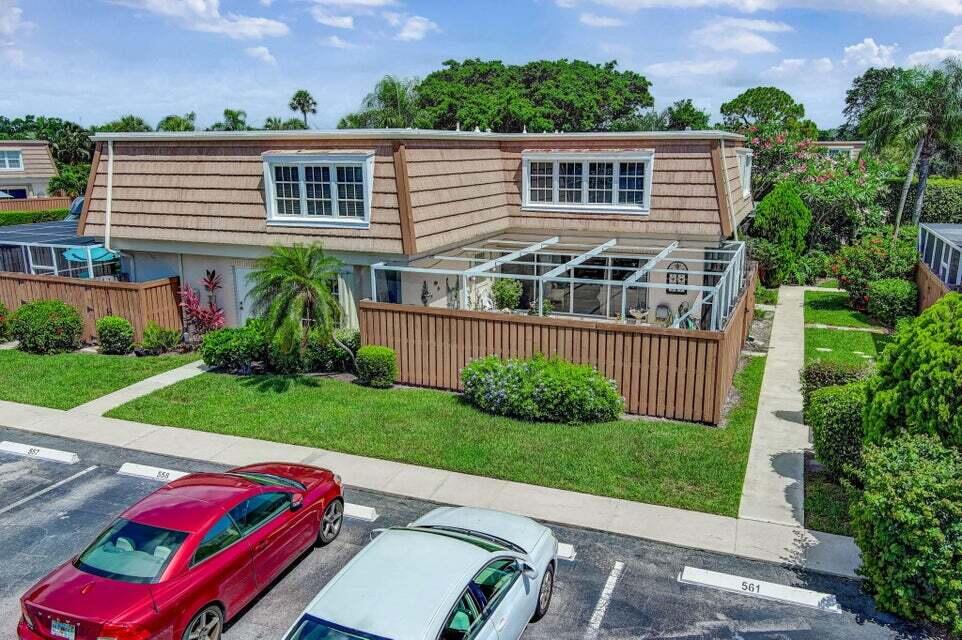 WINCHESTER COURT - Residential