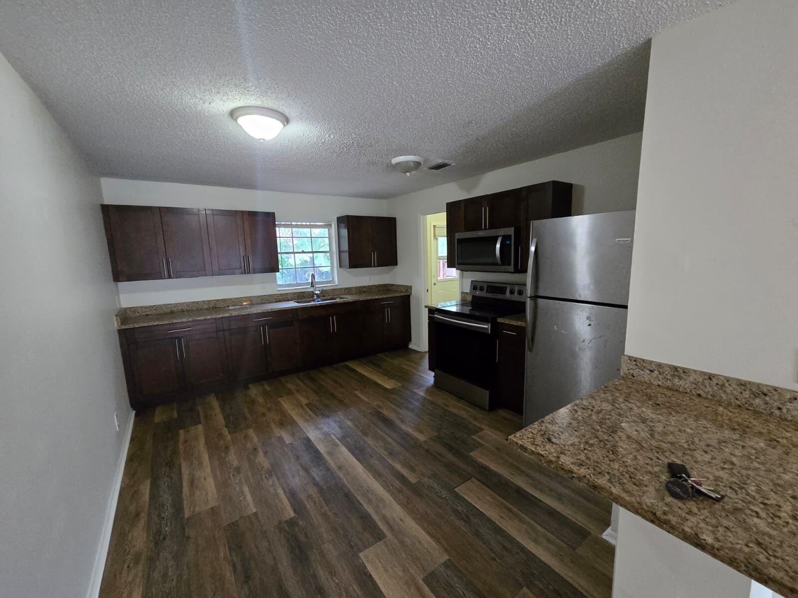 DALE ROAD ESTATES - Residential Lease