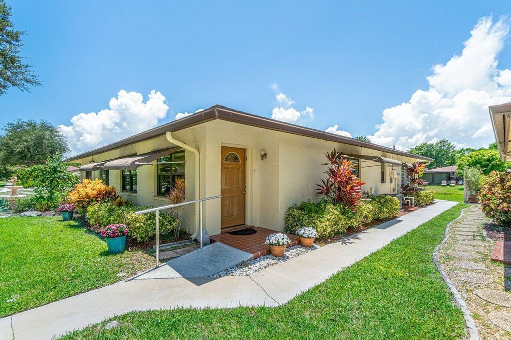 Photo of 5096 Kinswood Road, Boynton Beach, FL 33437 (MLS # R11007039)