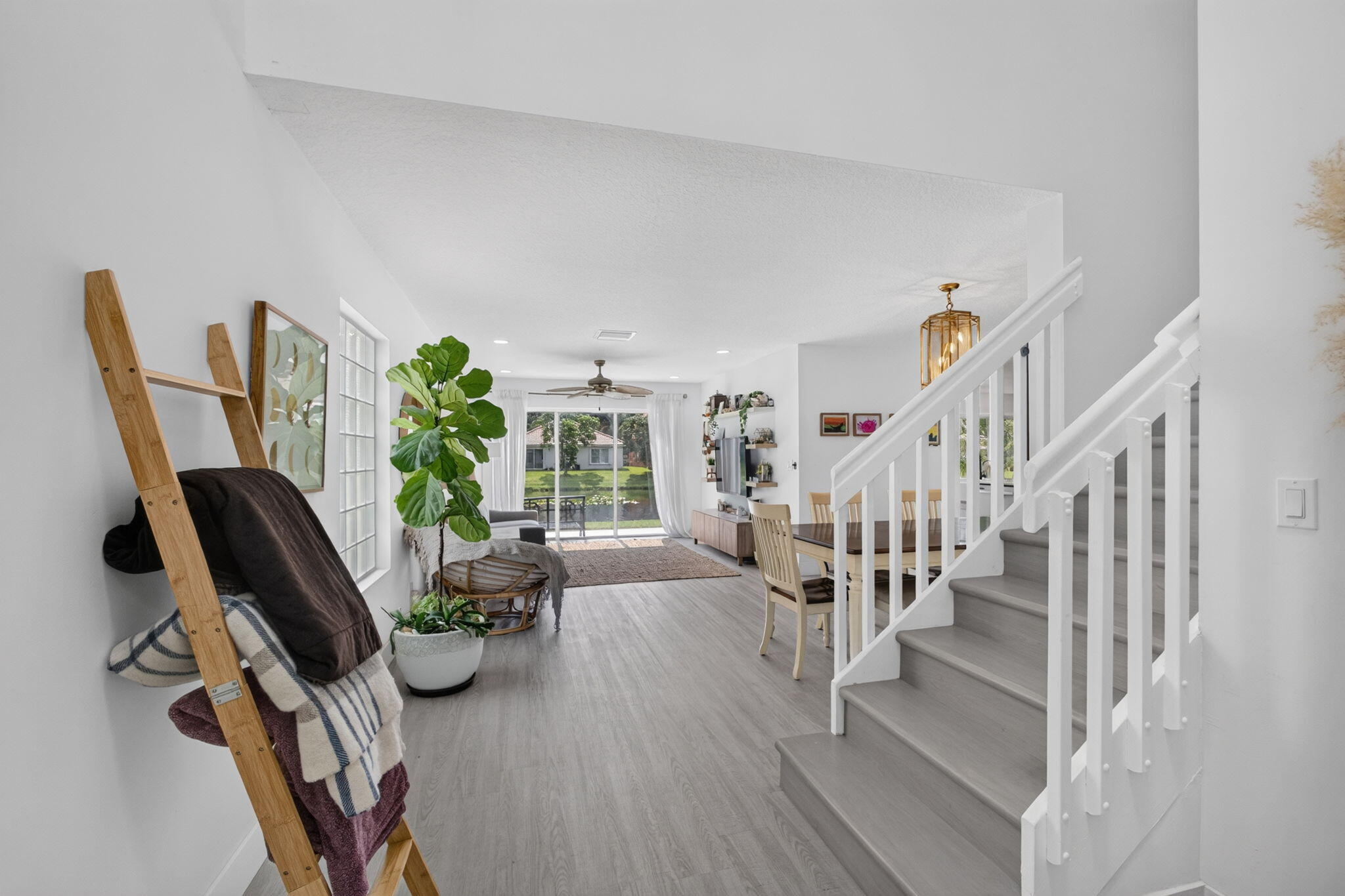 1043 Aspri Way