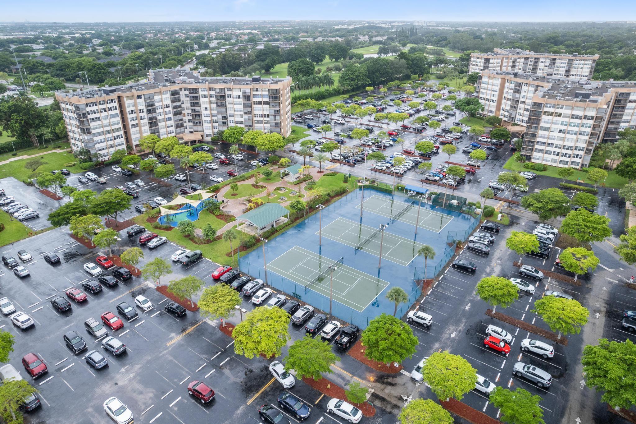 PARK PLACE CONDOMINIUM - Residential